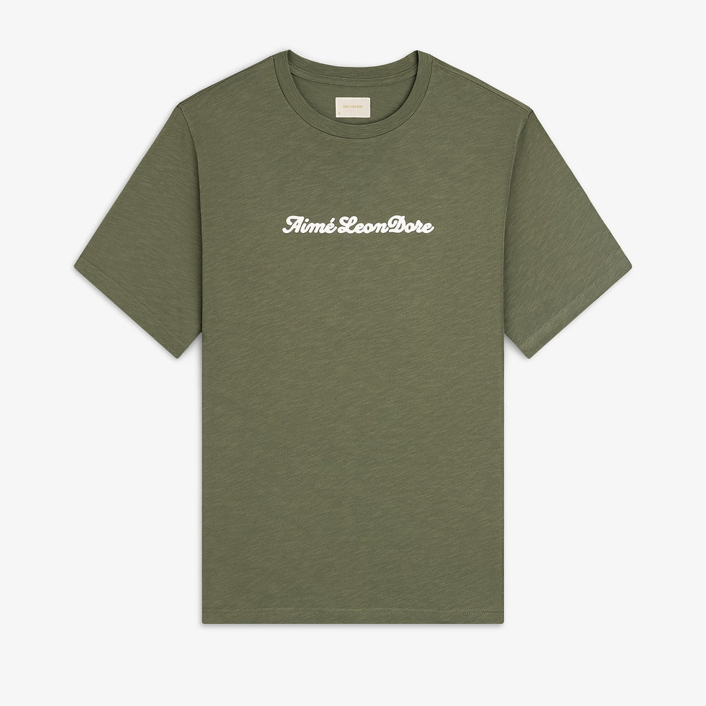 Puff Print Slub Logo Tee Aime leon dore – Гарантія оригінальності – боковий вид