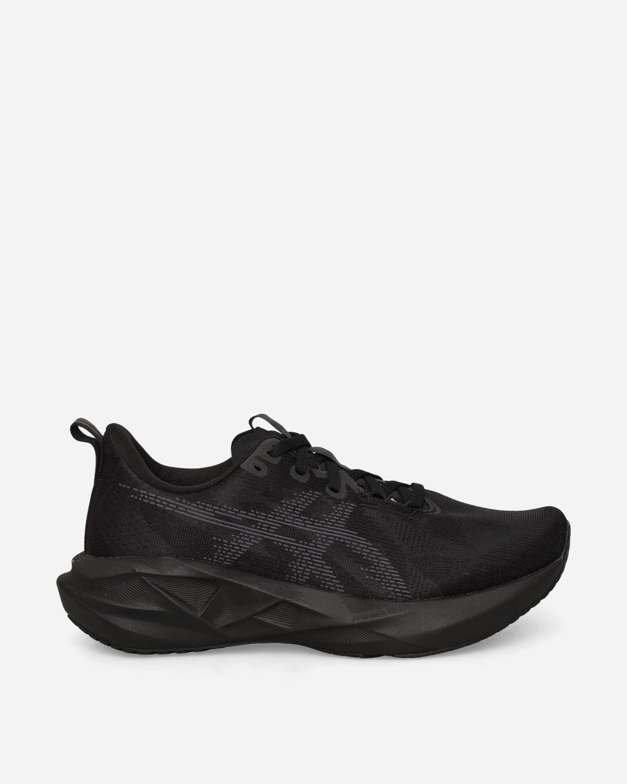 Оригінальна Novablast 5 Sneakers Black Asics – боковий вид