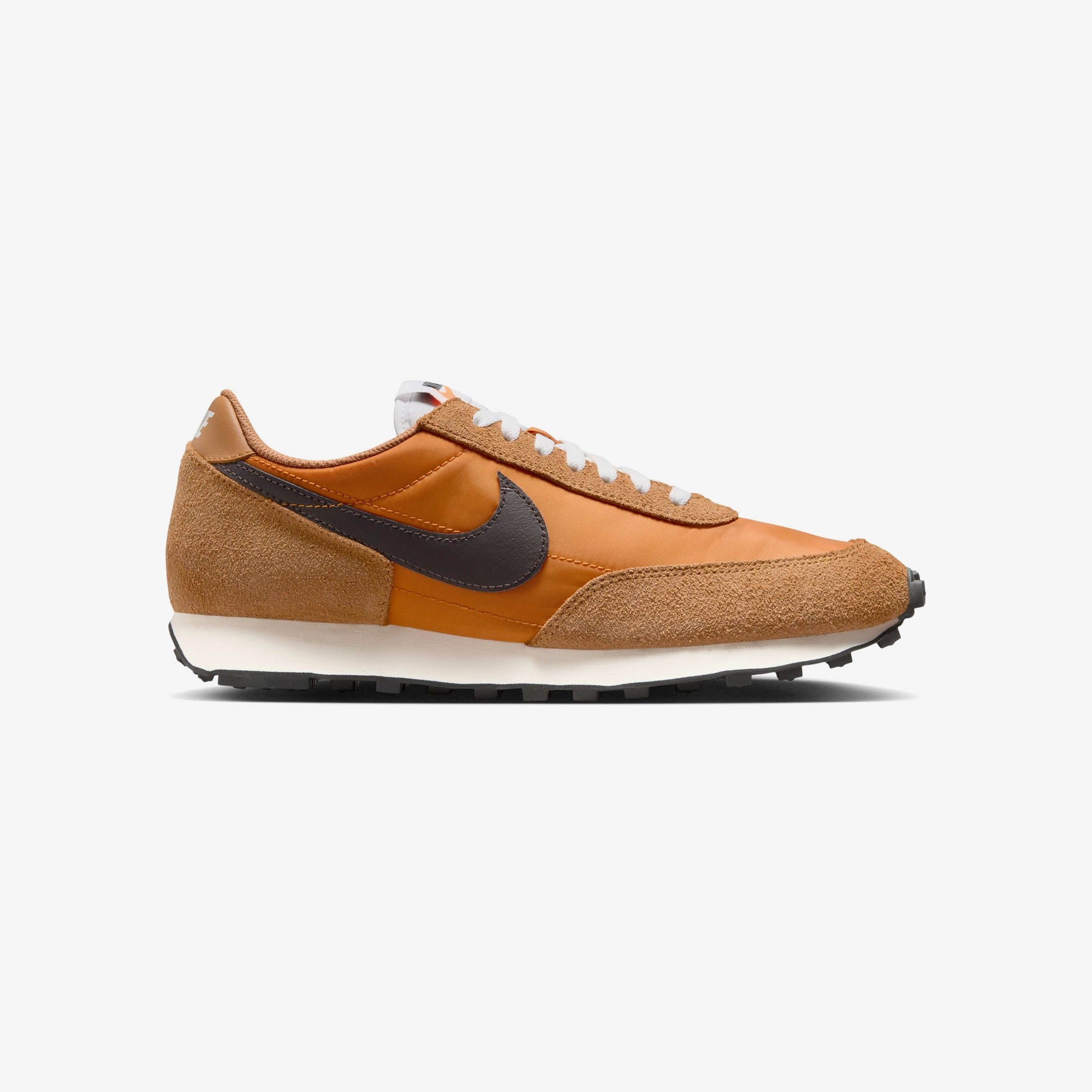 Nike Footwear оригінал | Швидка доставка Україна – боковий вид