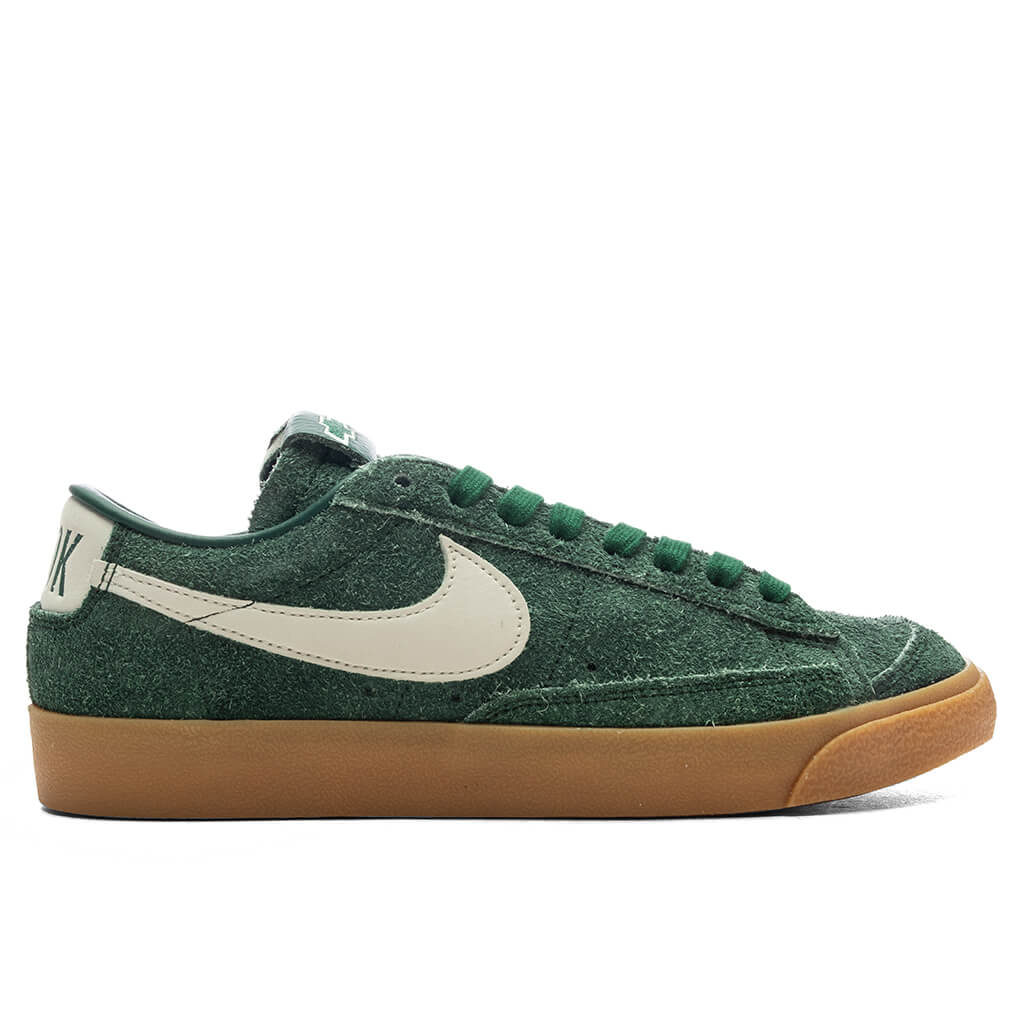 X Devin Booker X Chevrolet Blazer Low Book Chevy Qs Team Dark Green Nike – Гарантія оригінальності – боковий вид