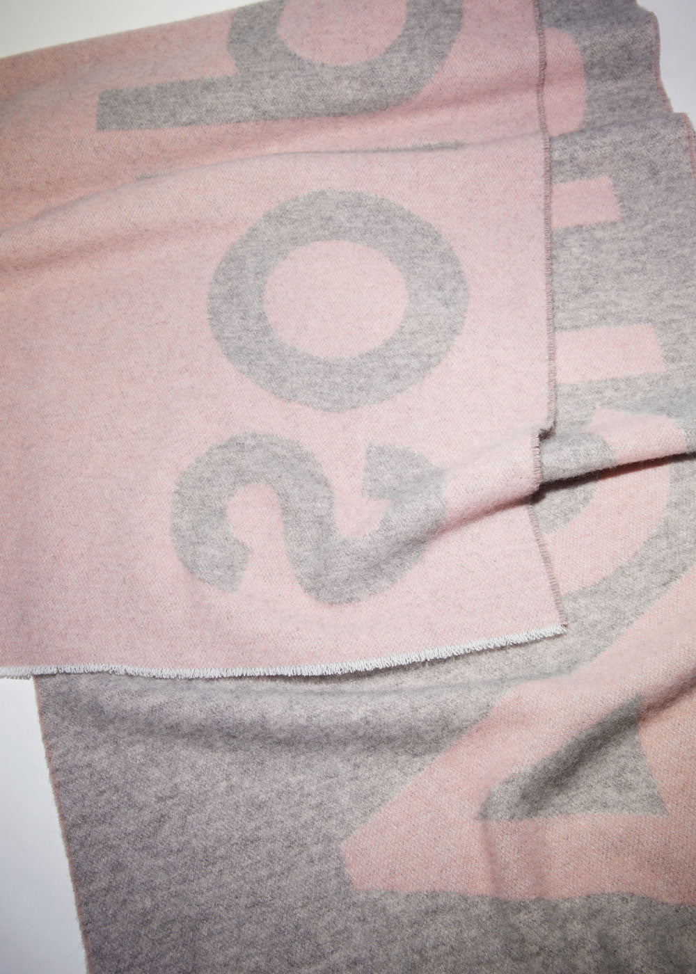 Light Pink & Green Heavy Scarf Acne studios – Гарантія оригінальності – детальний вид