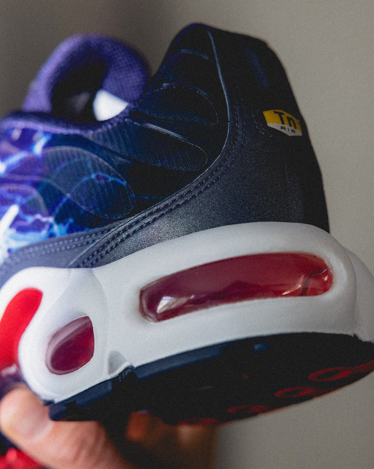 Оригінальна Air Max Plus *eclair Lightning* Nike – детальний вид