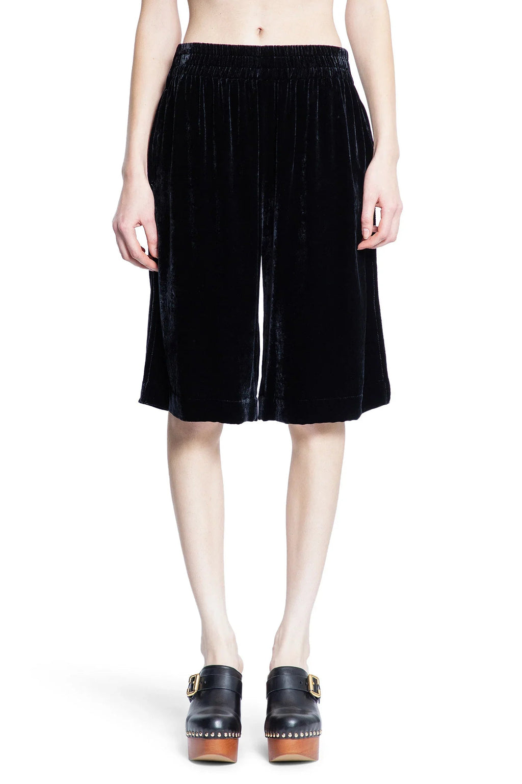 Fluid Bermuda Shorts In Liquid Velvet Chloe – Гарантія оригінальності – вид ззаду