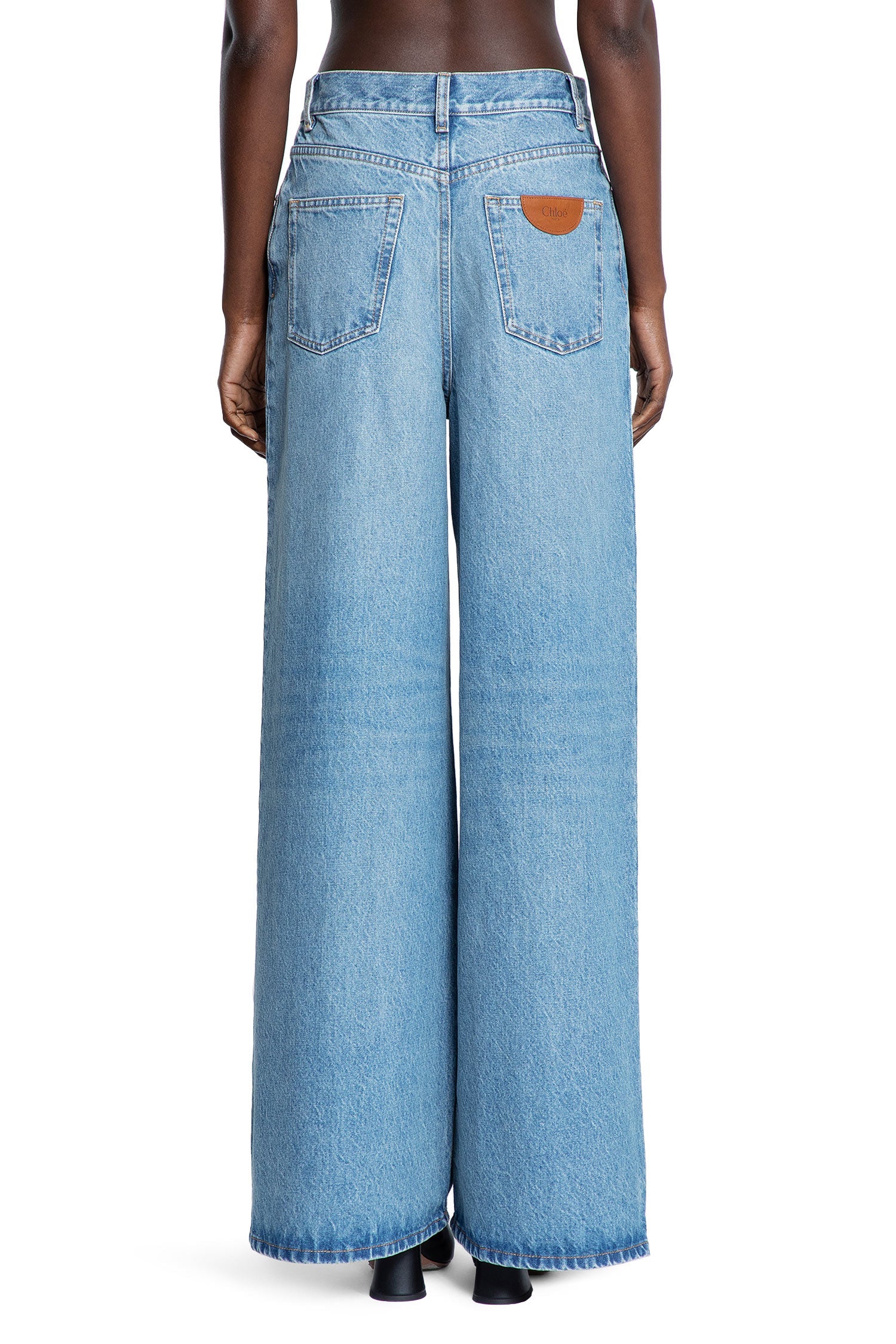 Оригінальна High-Rise Wide-Leg Jeans In Light Wash Denim Chloe – збільшений вид