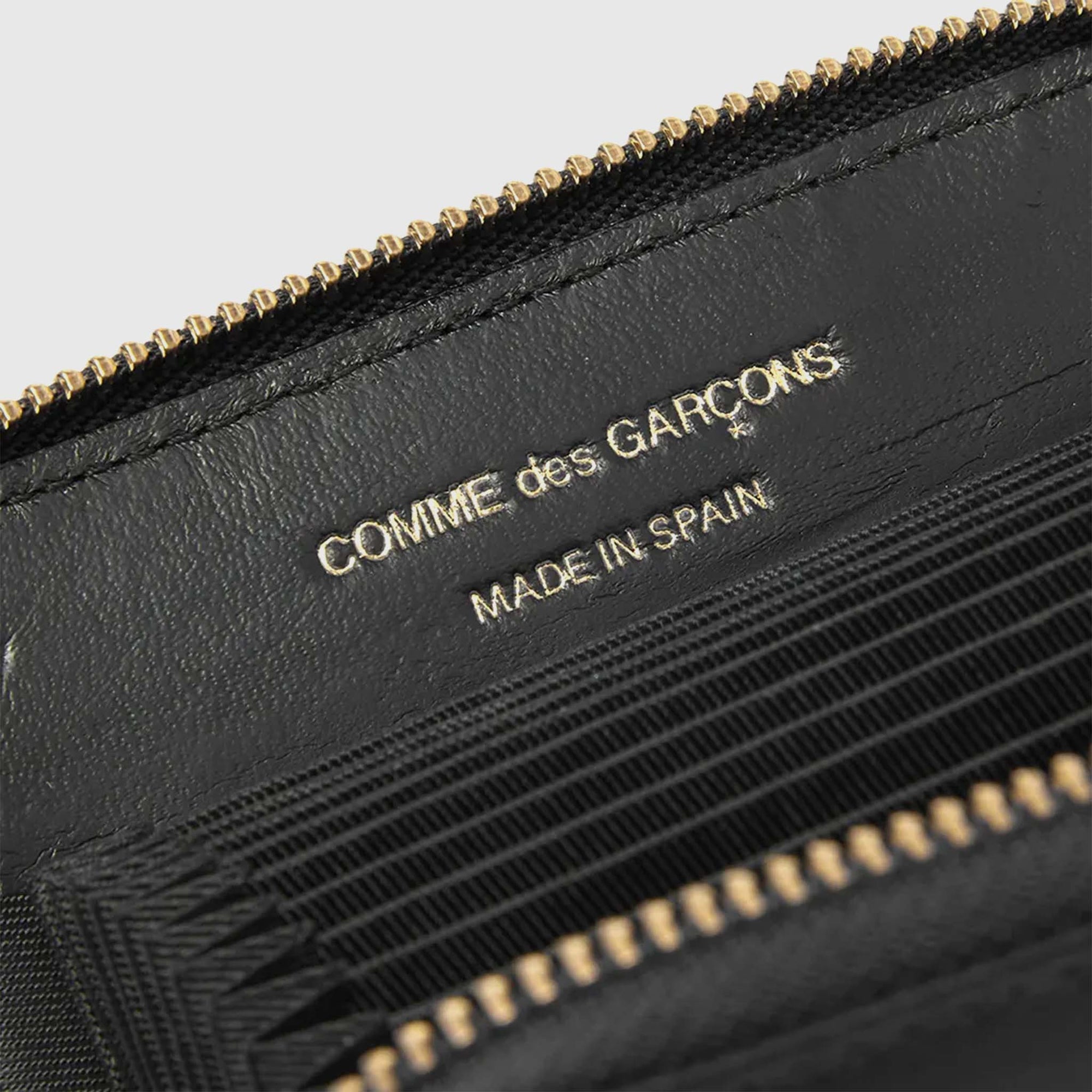 Оригінальна Classic Leather Wallet Comme des garcons – детальний вид