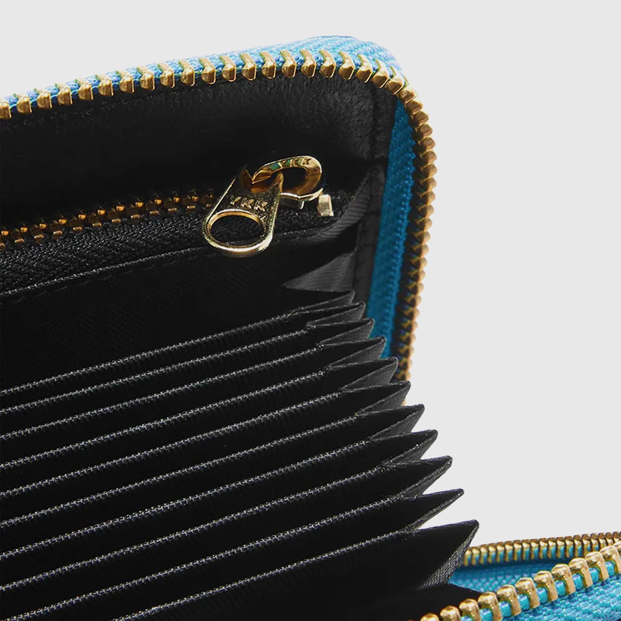 Оригінальна Classic Leather Wallet Comme des garcons – детальний вид
