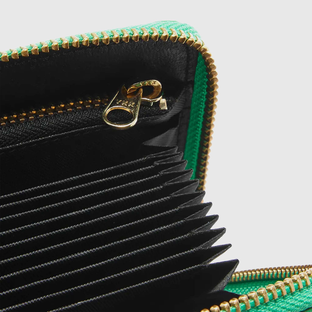 Оригінальна Classic Leather Wallet Comme des garcons – детальний вид