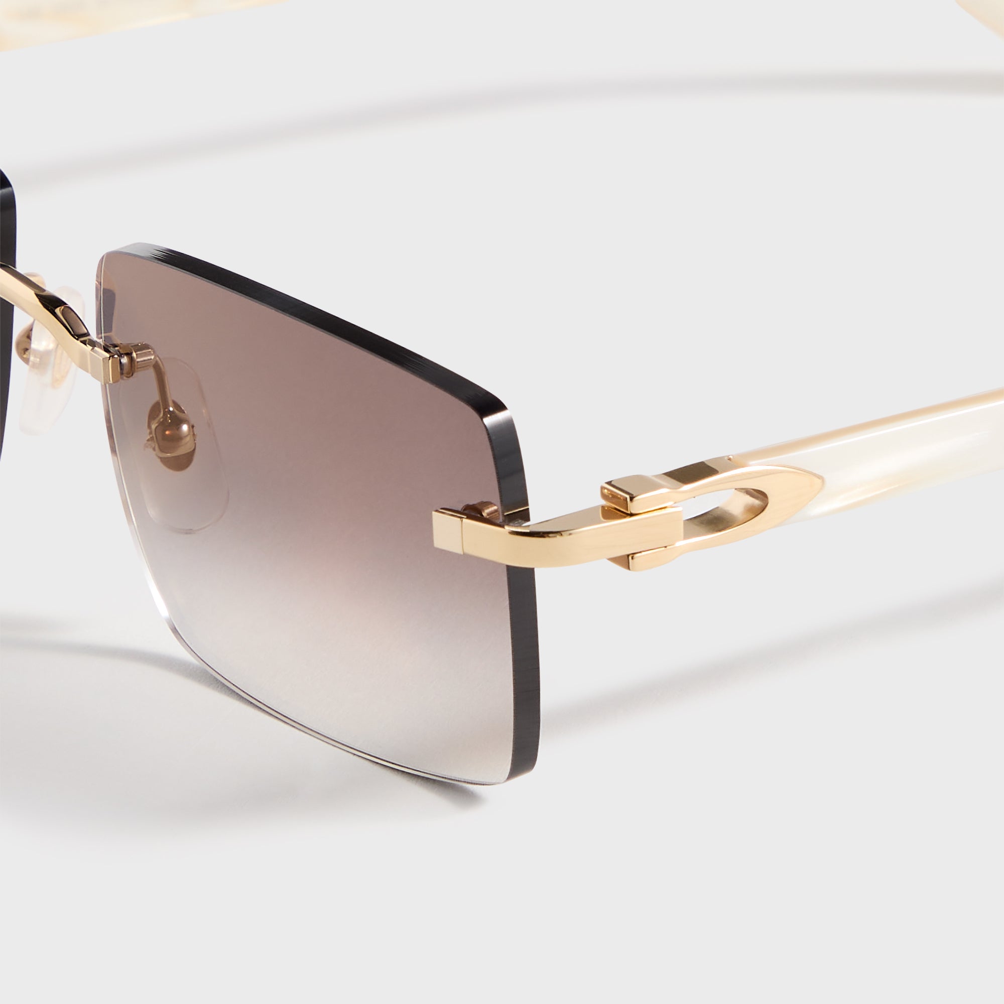 Cartier Eyewear оригінал | Швидка доставка Україна – вид ззаду