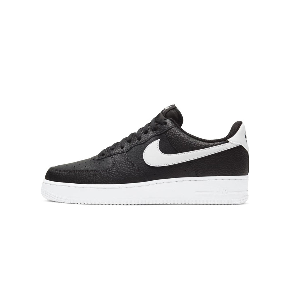 Оригінальна Mens Air Force 1 07 Shoes Black Nike – боковий вид