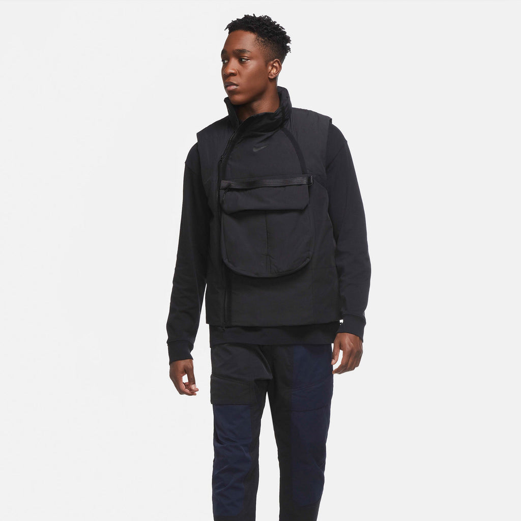 Оригінальна Mens Sportswear Tech Pack Synthetic Full Vest Nike – вид ззаду
