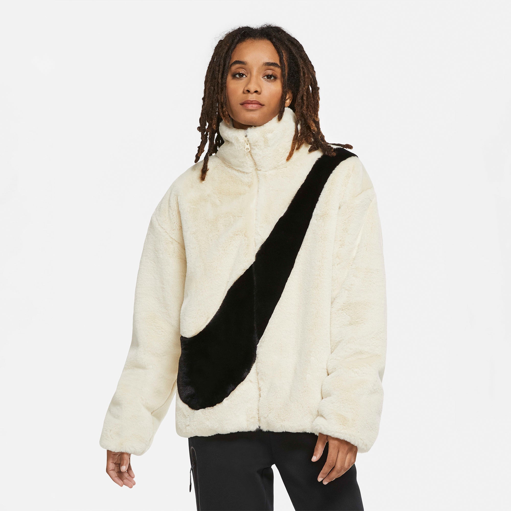 Оригінальна Sportswear Faux Fur Jacket Nike – вид ззаду
