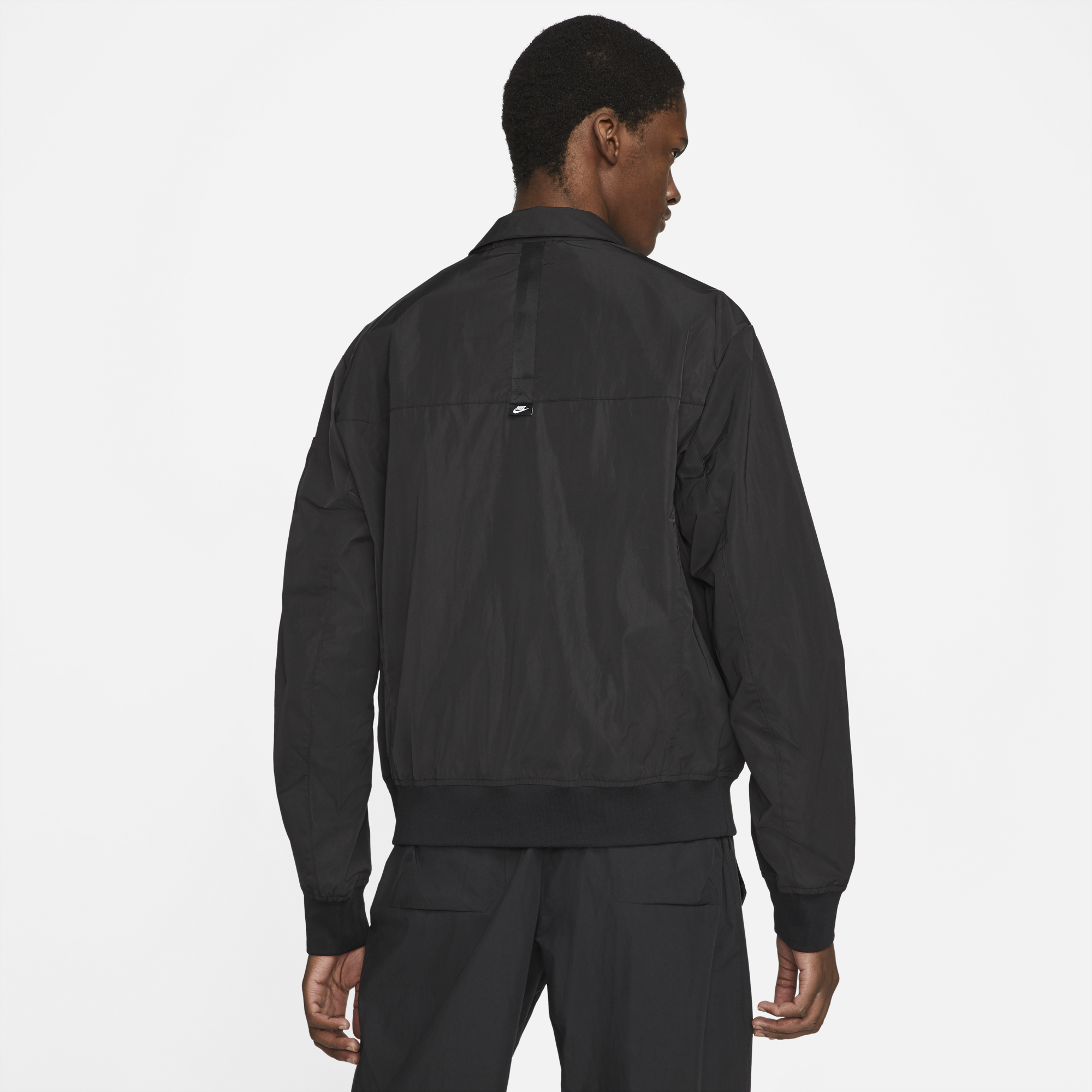 Mens Sportswear Black Bomber Jacket Nike – Гарантія оригінальності – вид ззаду - NIKE