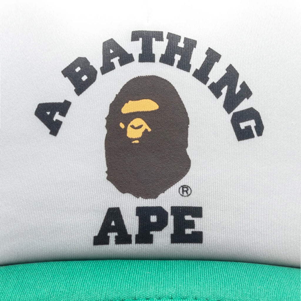 Оригінальна College Mesh Cap A bathing ape – вид ззаду