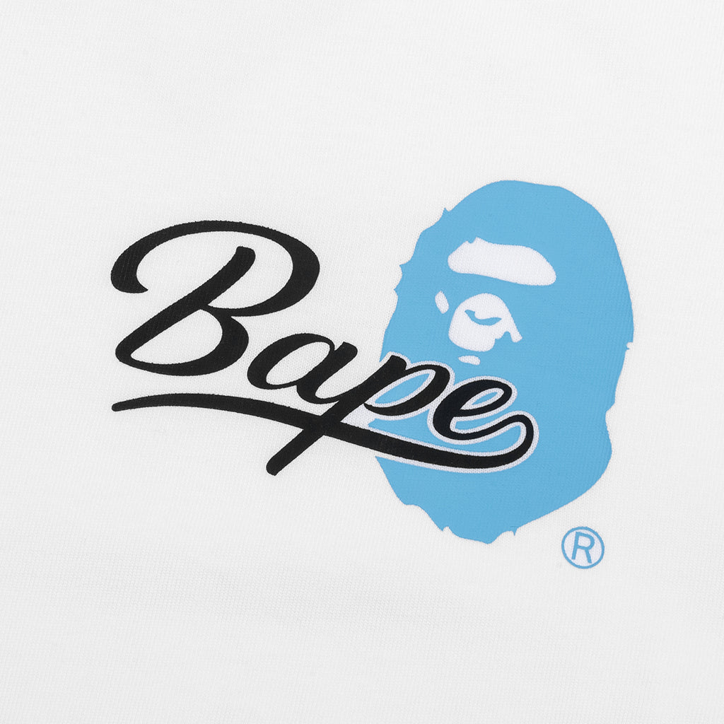 Cursive College Logo Relaxed Fit Tee A bathing ape – Гарантія оригінальності – детальний вид