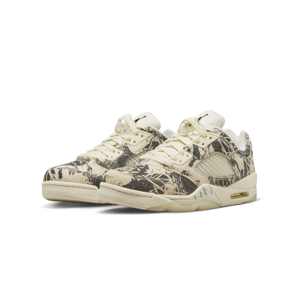 Womens 5 Retro Low Shoes Air jordan оригінал – Купити в Україні – вид ззаду