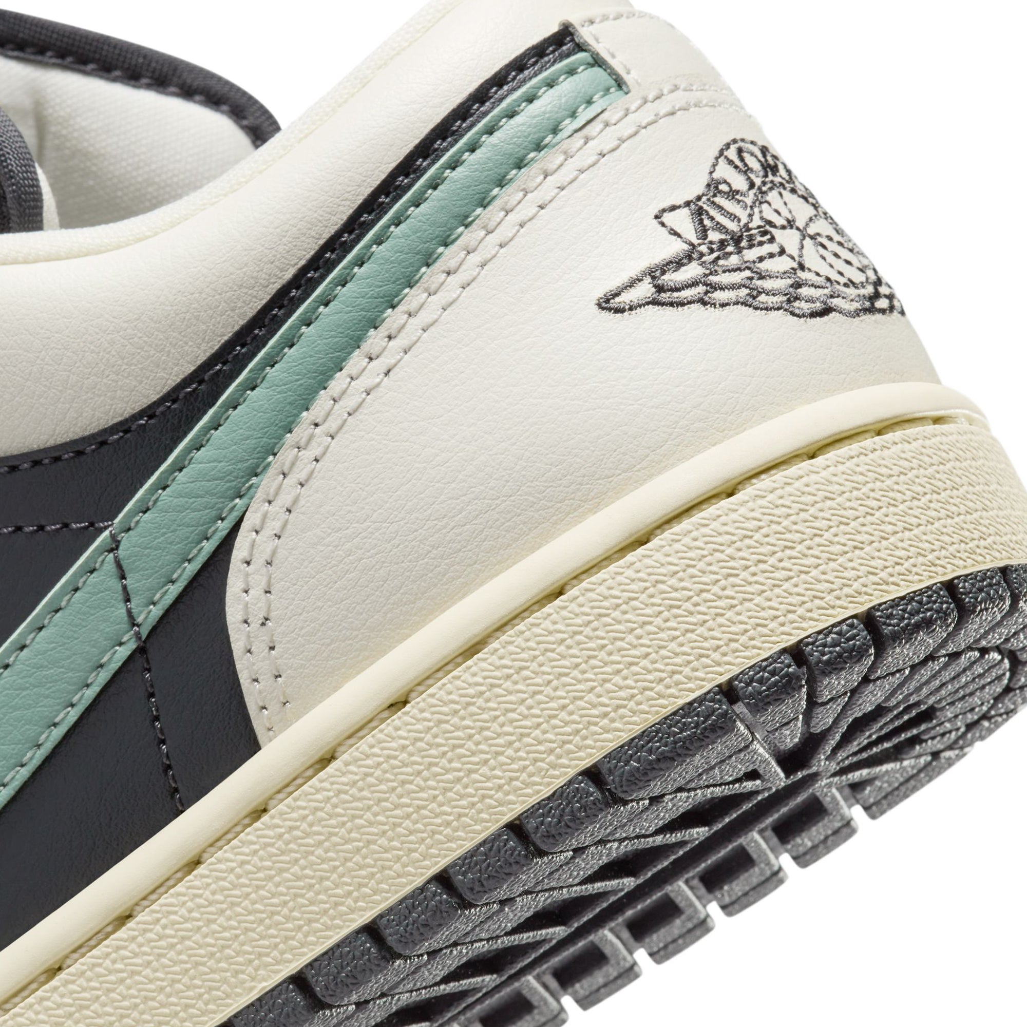 1 Womens Low Shoes Air jordan оригінал – Купити в Україні – збільшений вид