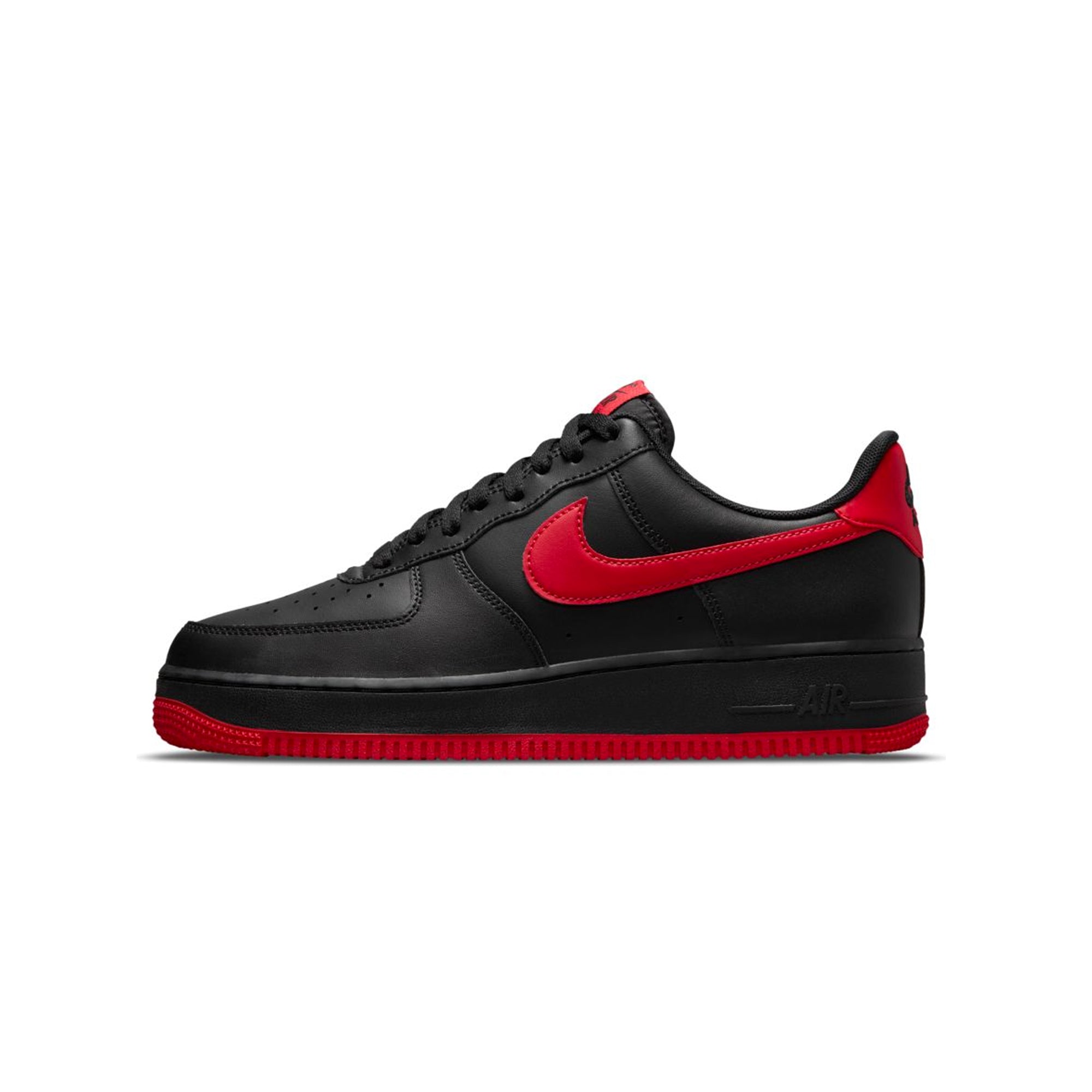 Оригінальна Mens Air Force 1 07 Shoes Black Nike – боковий вид