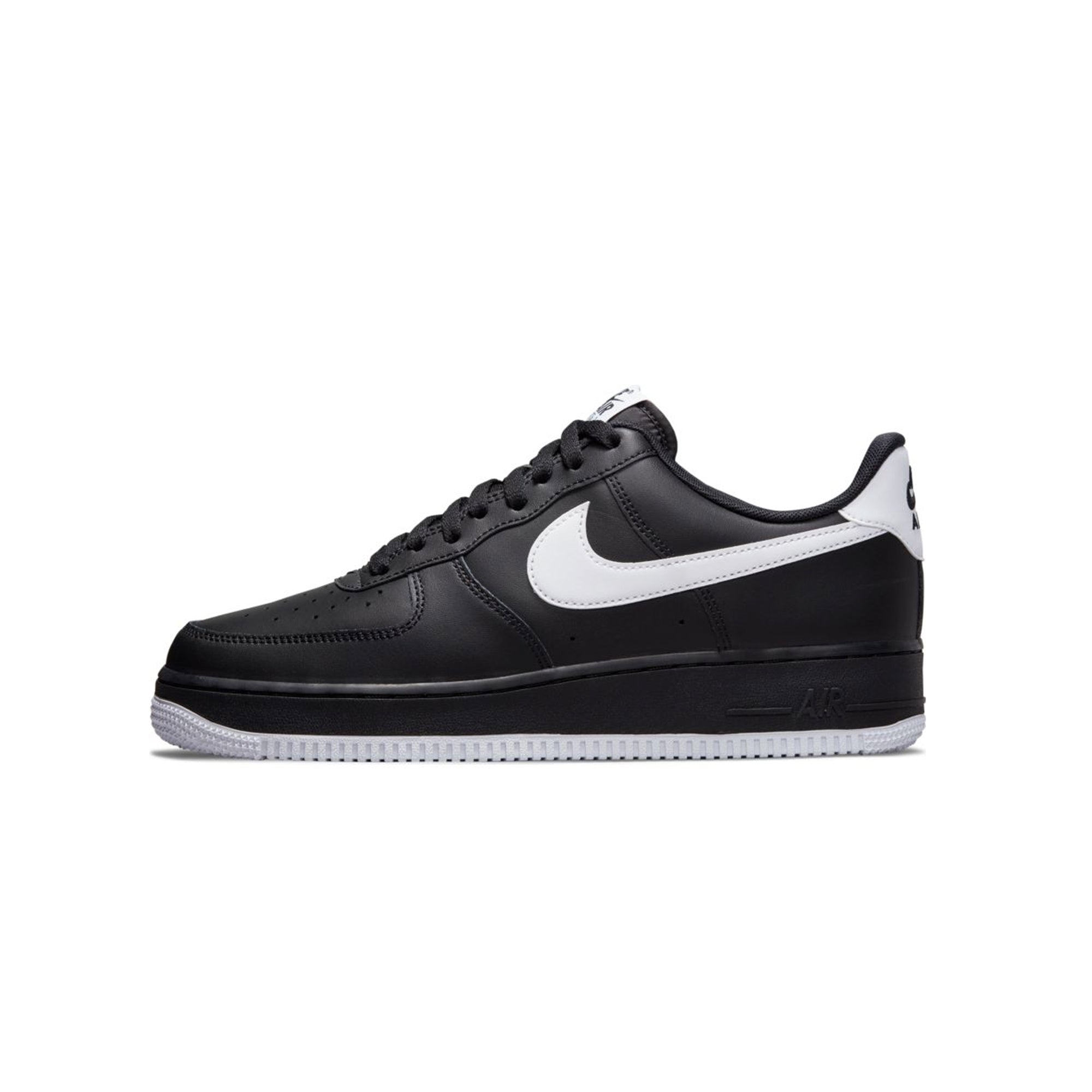 Оригінальна Mens Air Force 1 07 Shoes Black Nike – боковий вид