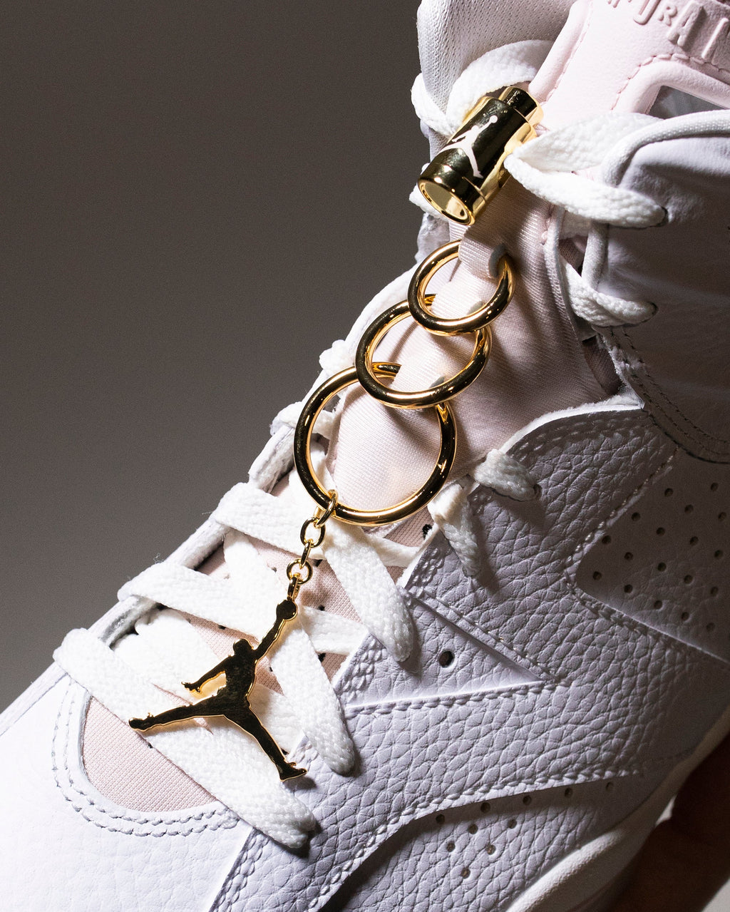Womens 6 Retro Gold Hoop Shoes Air jordan оригінал – Купити в Україні – збільшений вид