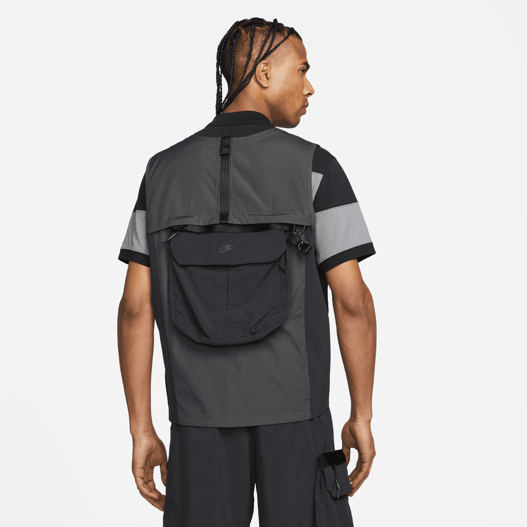 Mens Sportswear Tech Pack Unlined Vest Black Nike – Гарантія оригінальності – вид ззаду