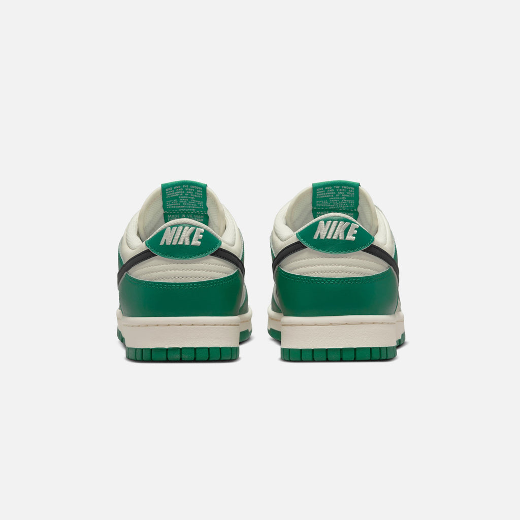 Оригінальна Dunk Low Retro Se Pale Ivory Nike – вид ззаду