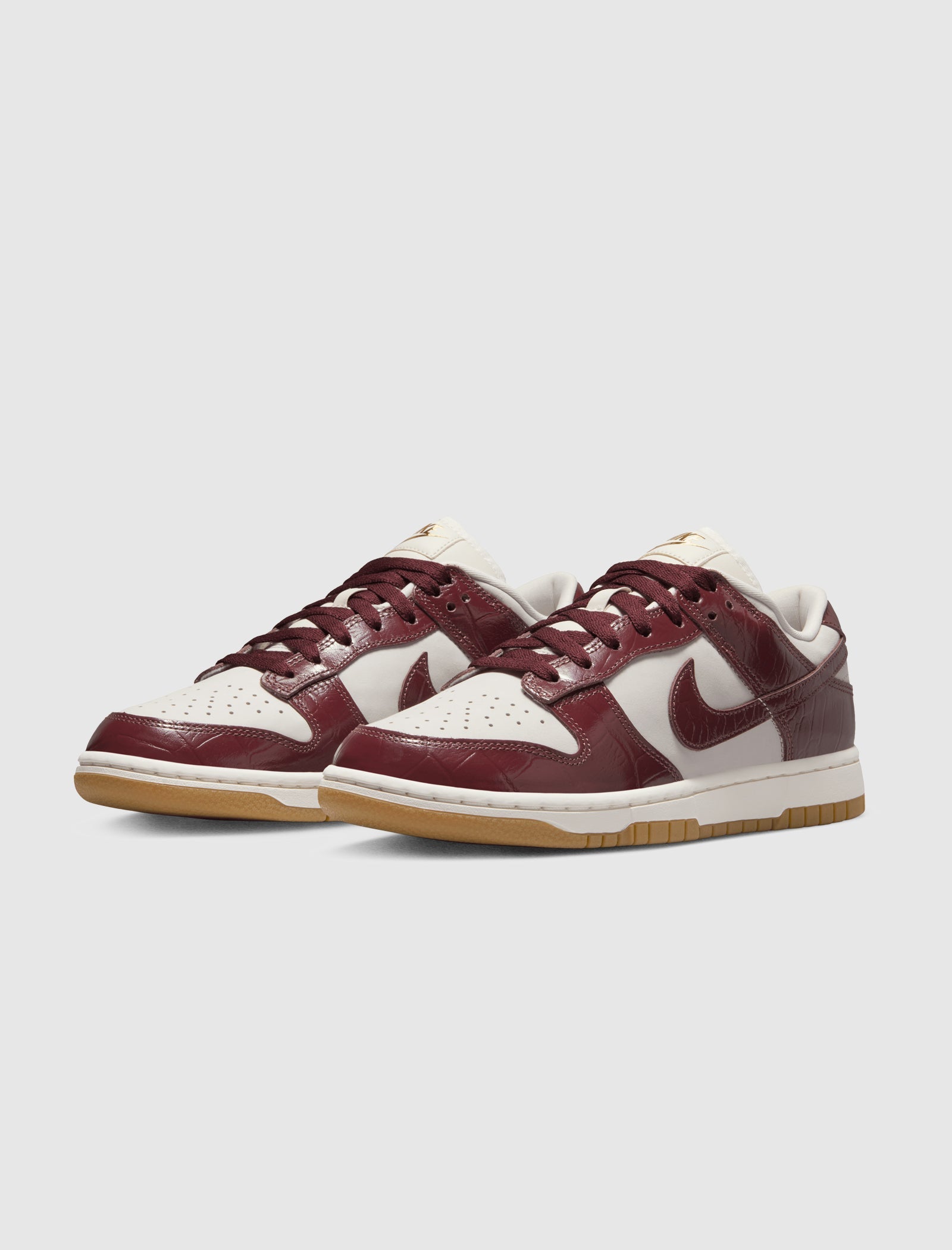 Оригінальна Womens Dunk Low Red Croc LX Nike – збільшений вид - NIKE