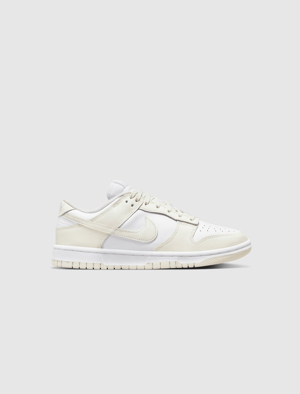 Womens Dunk Low White Sail Nike – Гарантія оригінальності – боковий вид