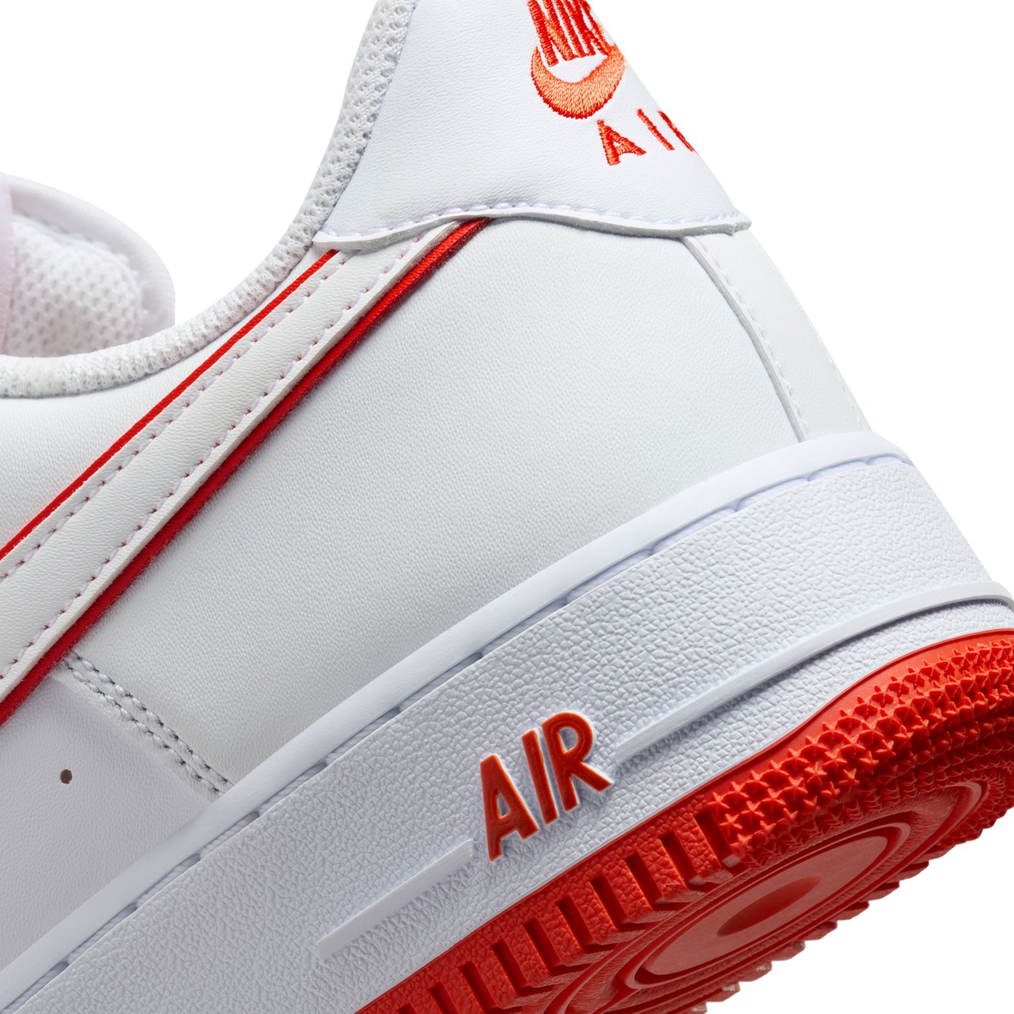 Air Force 1 07 Shoes White Nike – Гарантія оригінальності – збільшений вид - NIKE