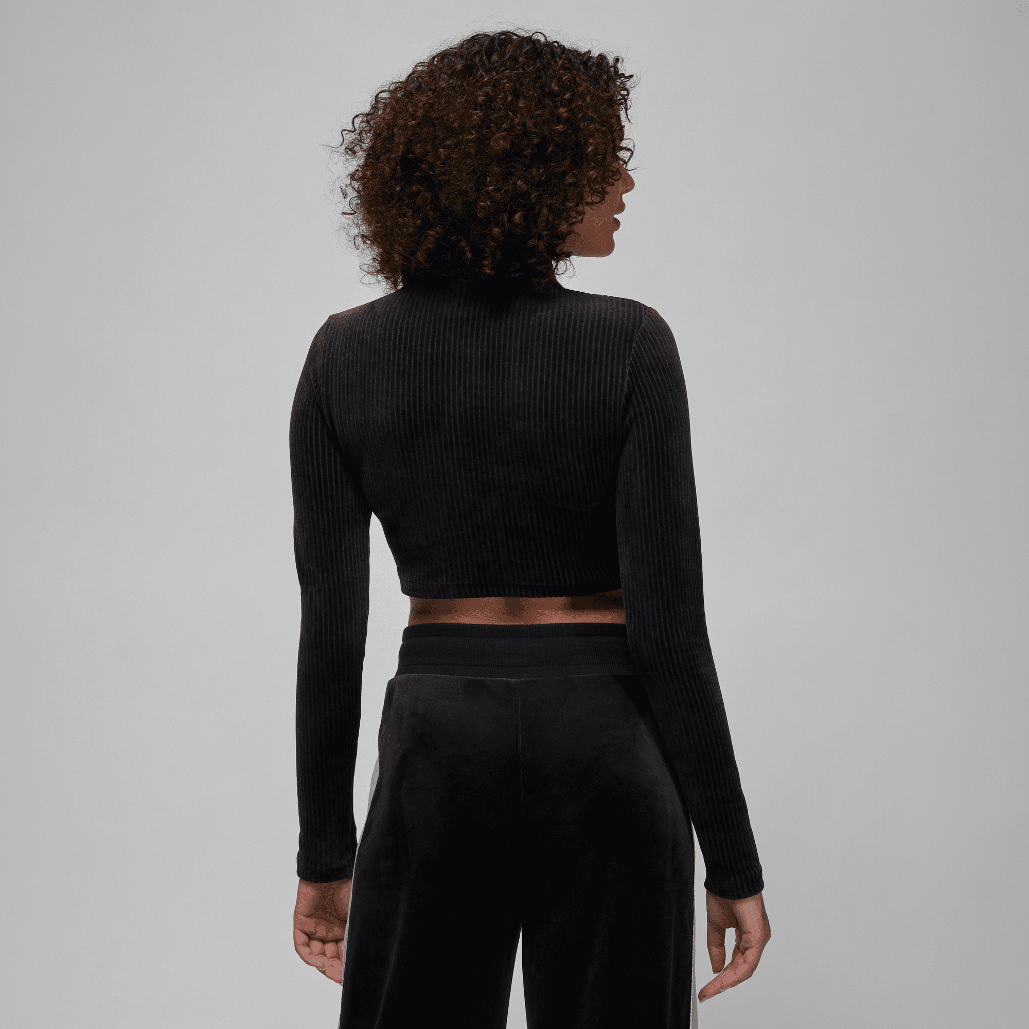 Оригінальна Womens Long Sleeve Velour Top Air jordan – вид ззаду