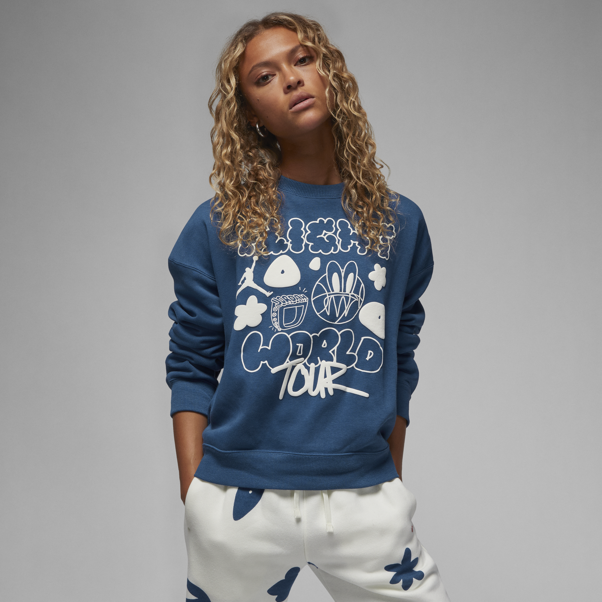 Artist Series By Mia Lee Womens Fleece Crew Air jordan оригінал – Купити в Україні – вид ззаду