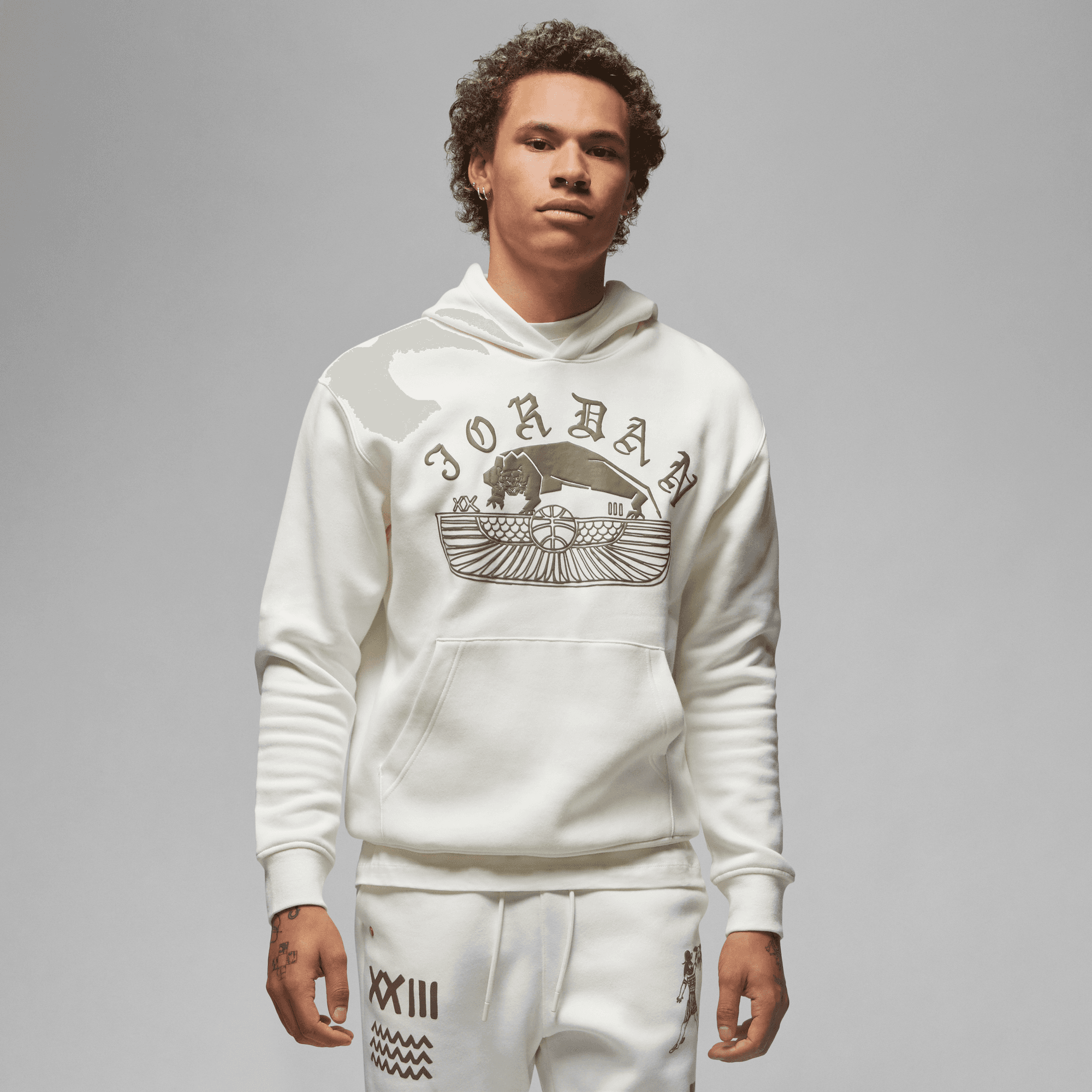 Оригінальна Mens Artist Series Pullover Hoodie By Umar Rashid Air jordan – вид ззаду