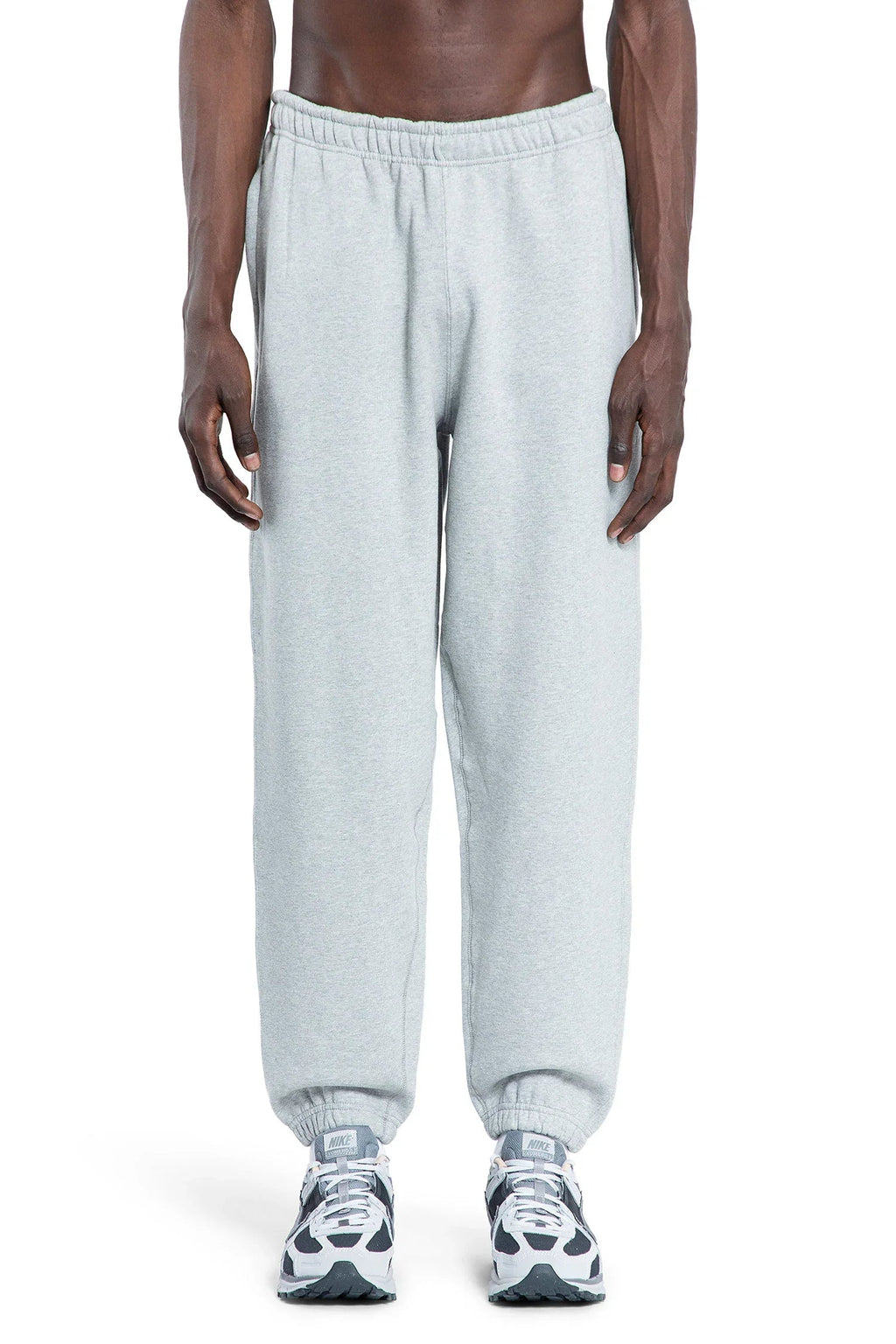 Оригінальна Solo Swoosh Fleece Pants Nike – вид ззаду