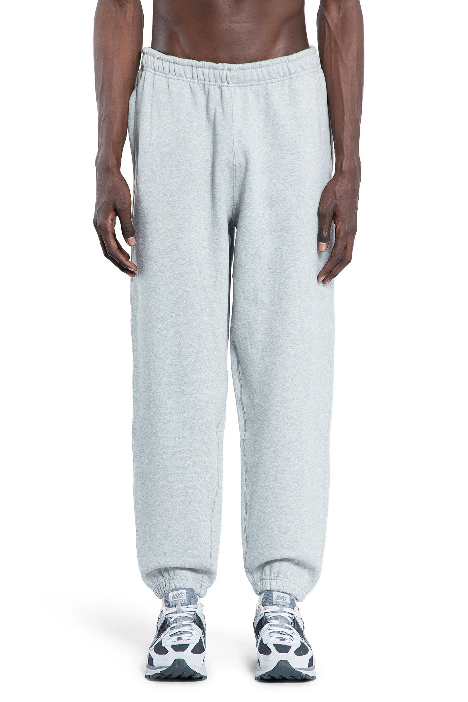 Оригінальна Solo Swoosh Fleece Pants Nike – вид ззаду