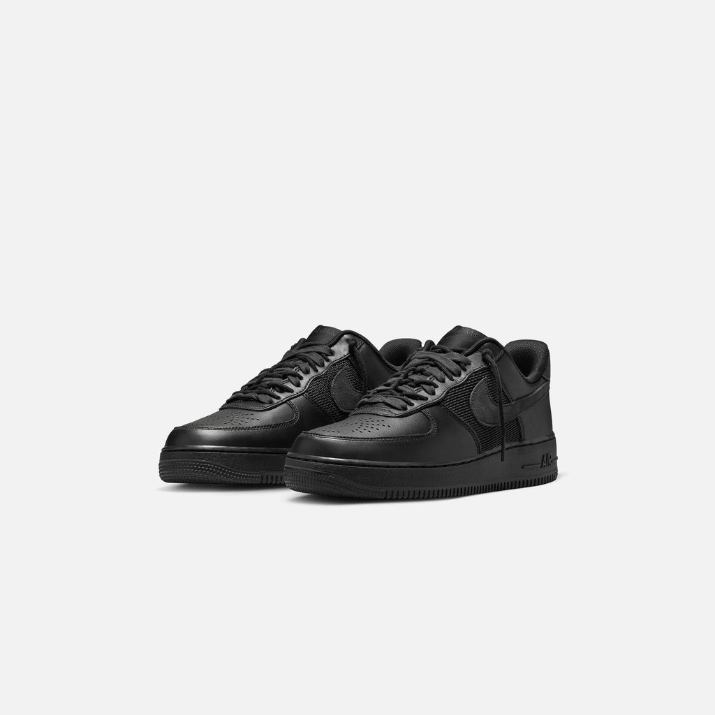 Оригінальна Air Force 1 Low Black Nike – вид ззаду