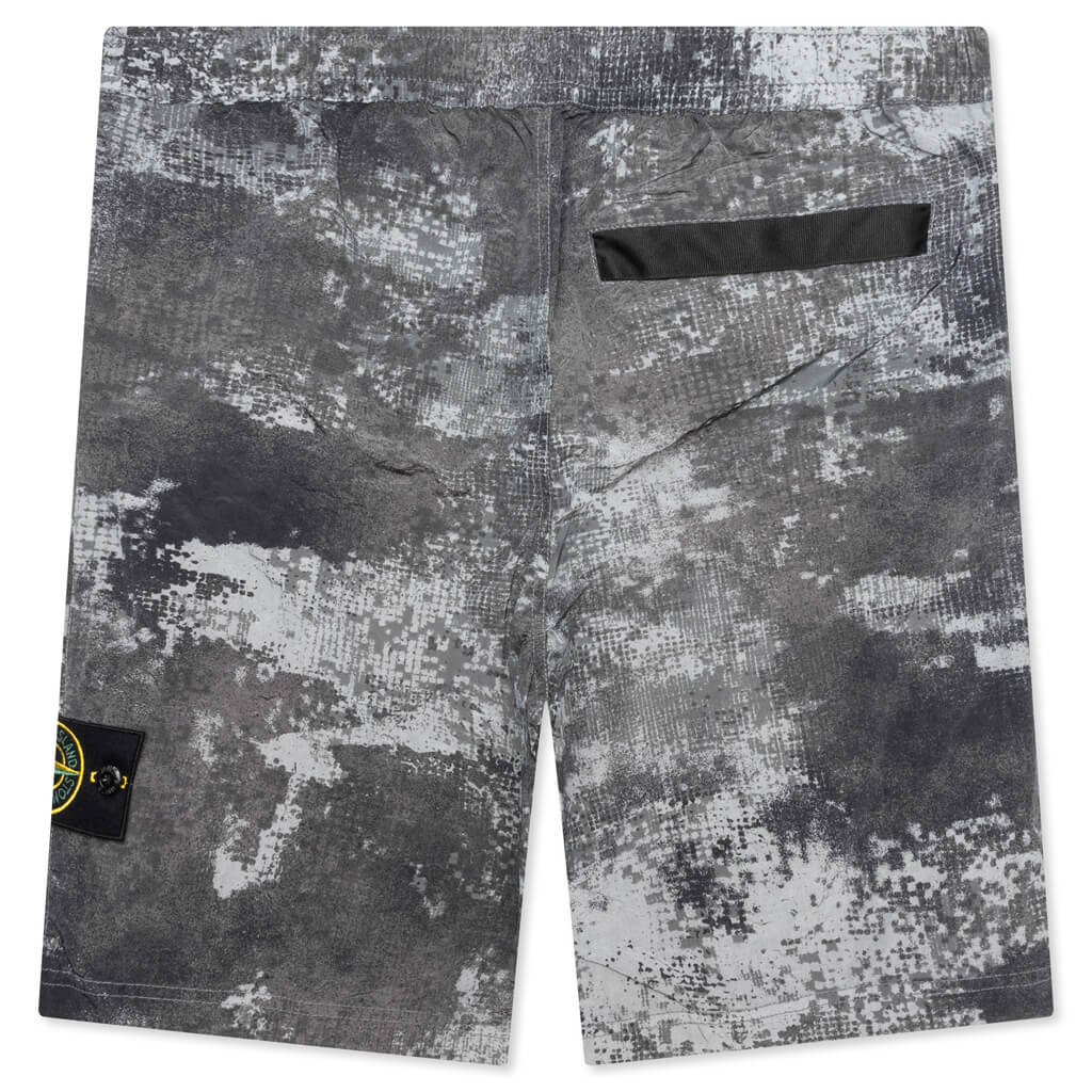 Dissolving Grid Camo Comfort Fit Bermuda Shorts Stone island – Гарантія оригінальності – вид ззаду