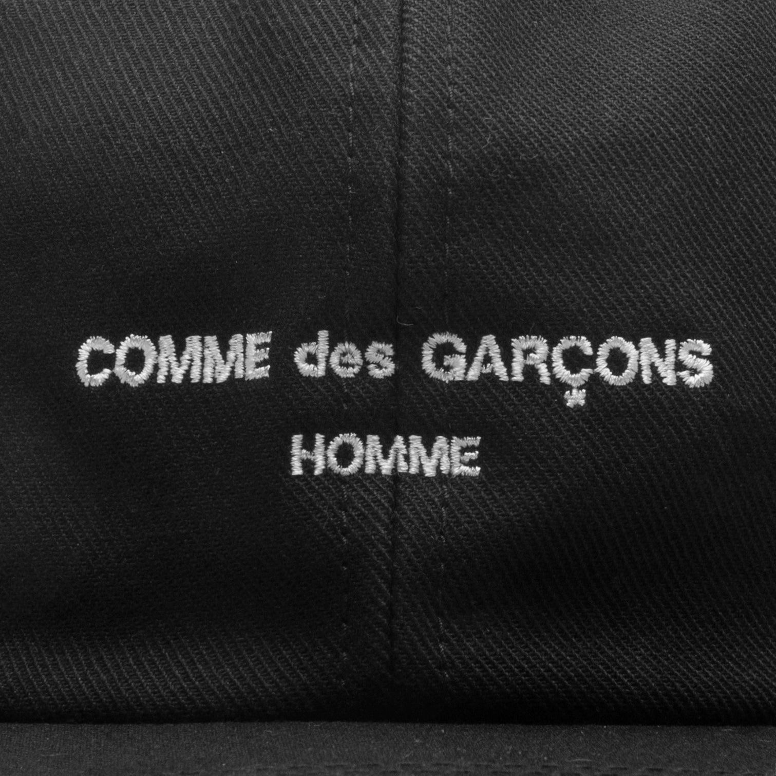 Оригінальна Embroidered Logo Cap Comme des garcons – вид ззаду
