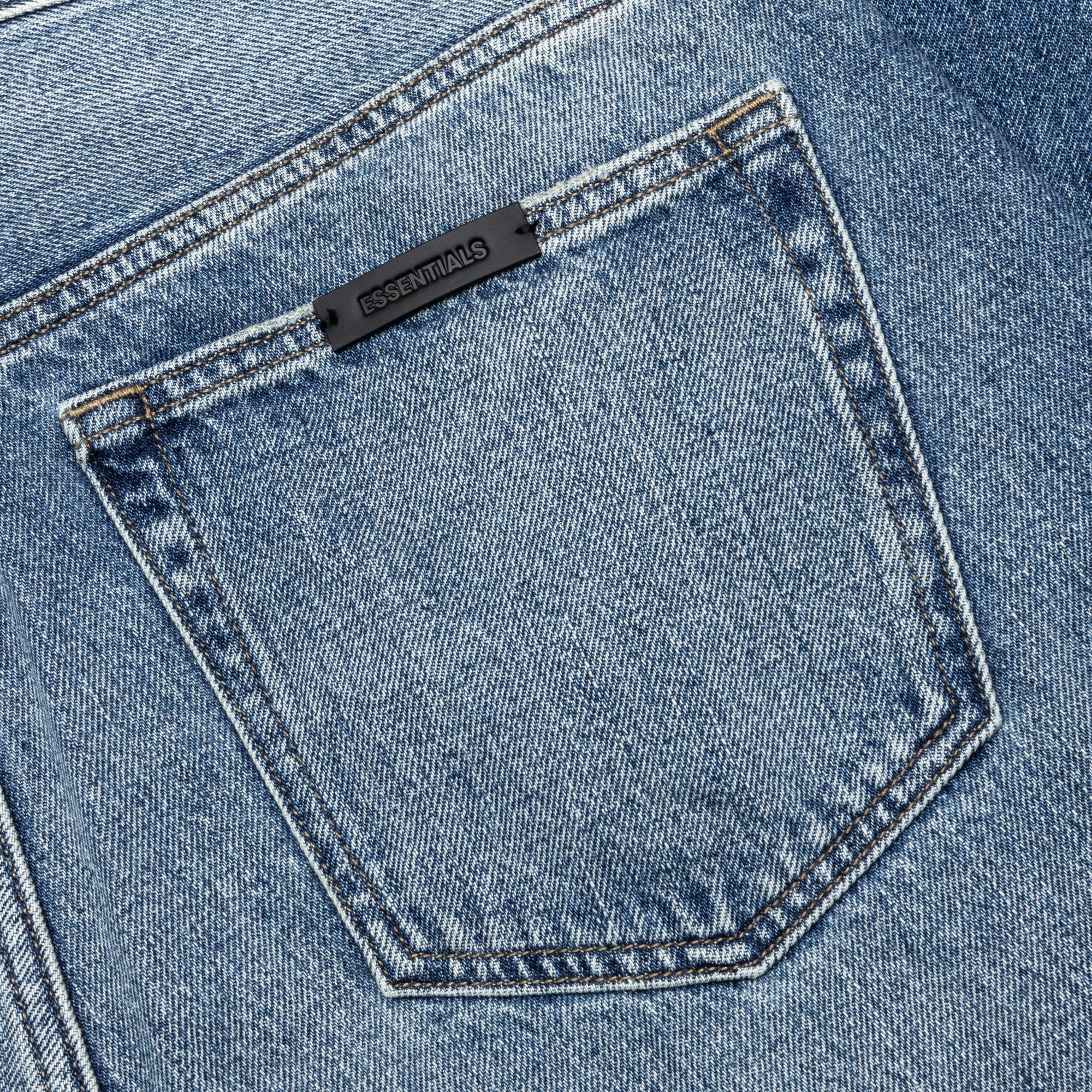 Essentials 5 Pocket Jean Fear of god – Гарантія оригінальності – збільшений вид - FEAR OF GOD