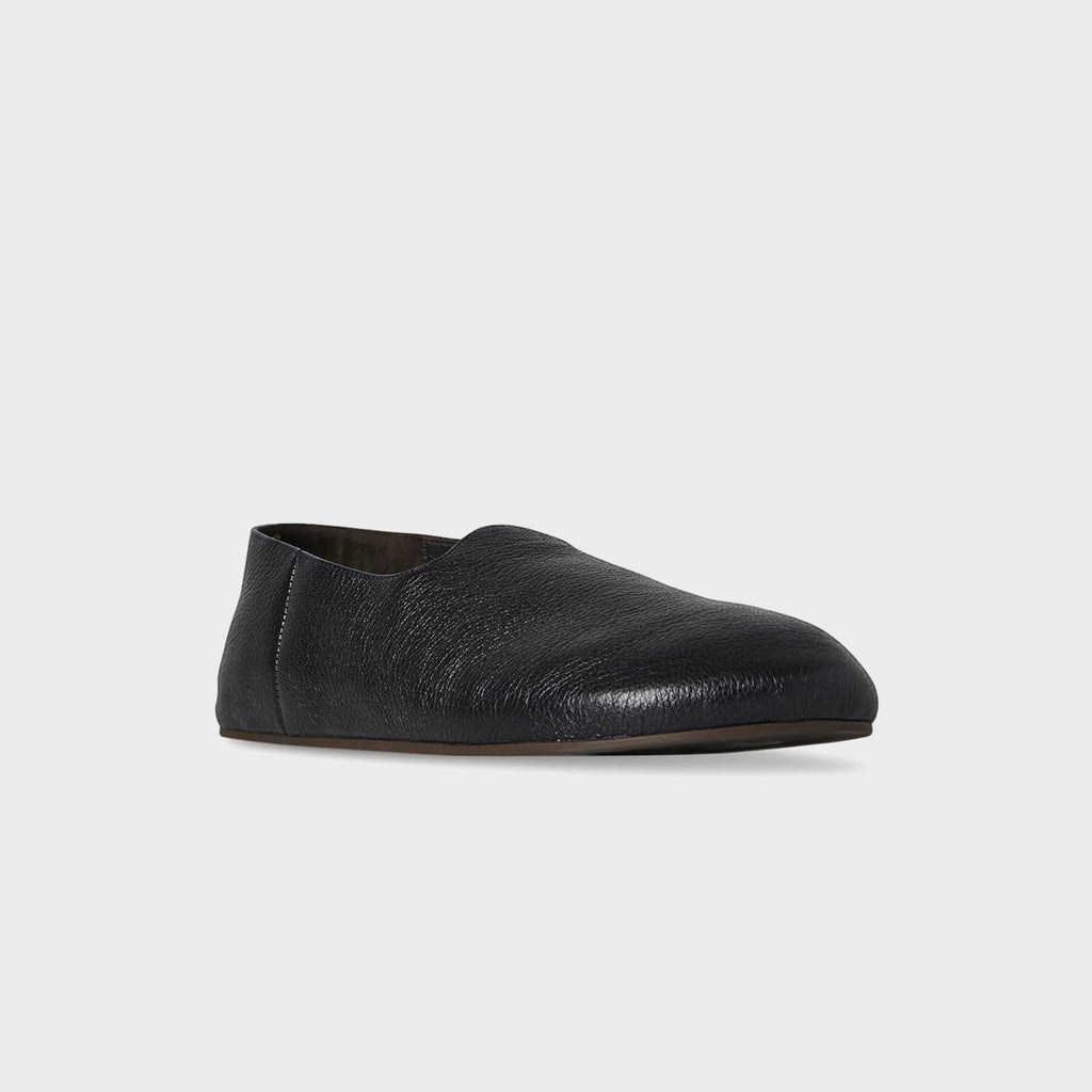 Hugh Slip On Grainy Calfskin Black The row – Гарантія оригінальності – вид ззаду