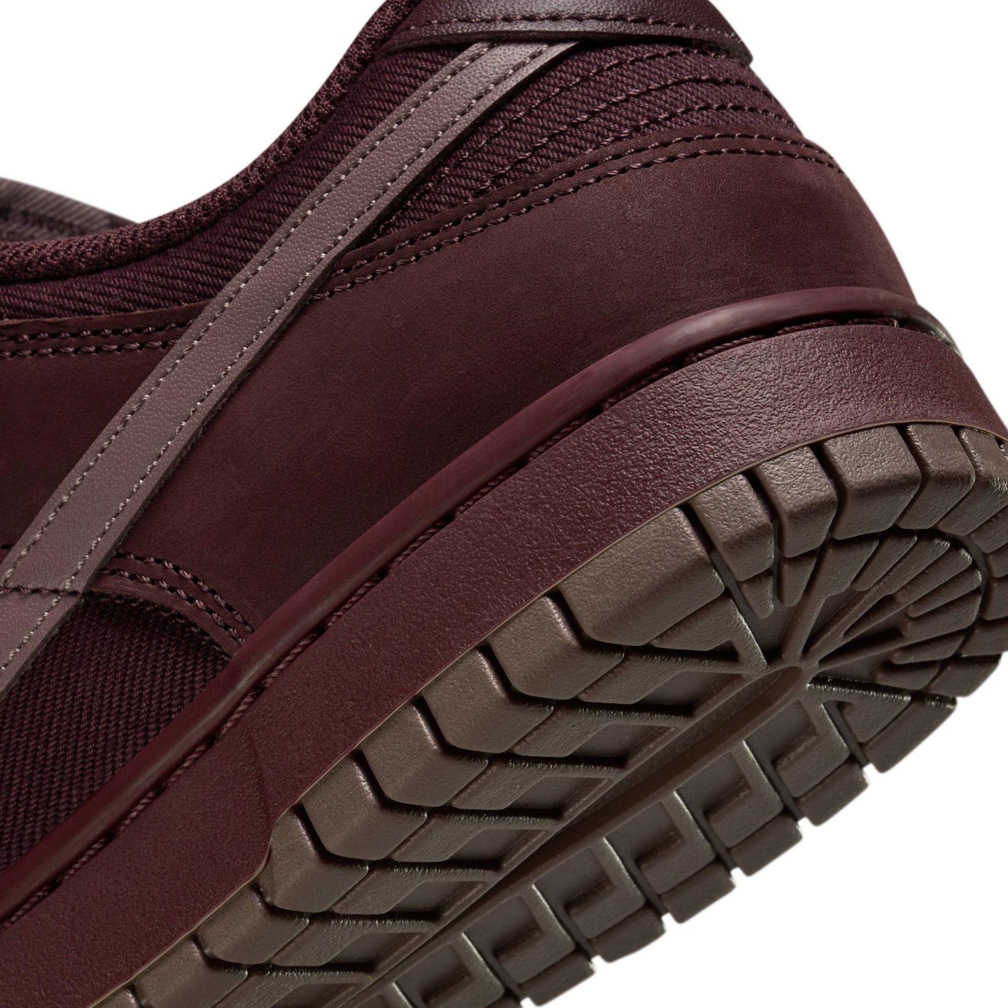 Dunk Low Retro Premium Shoes Nike – Гарантія оригінальності – збільшений вид - NIKE