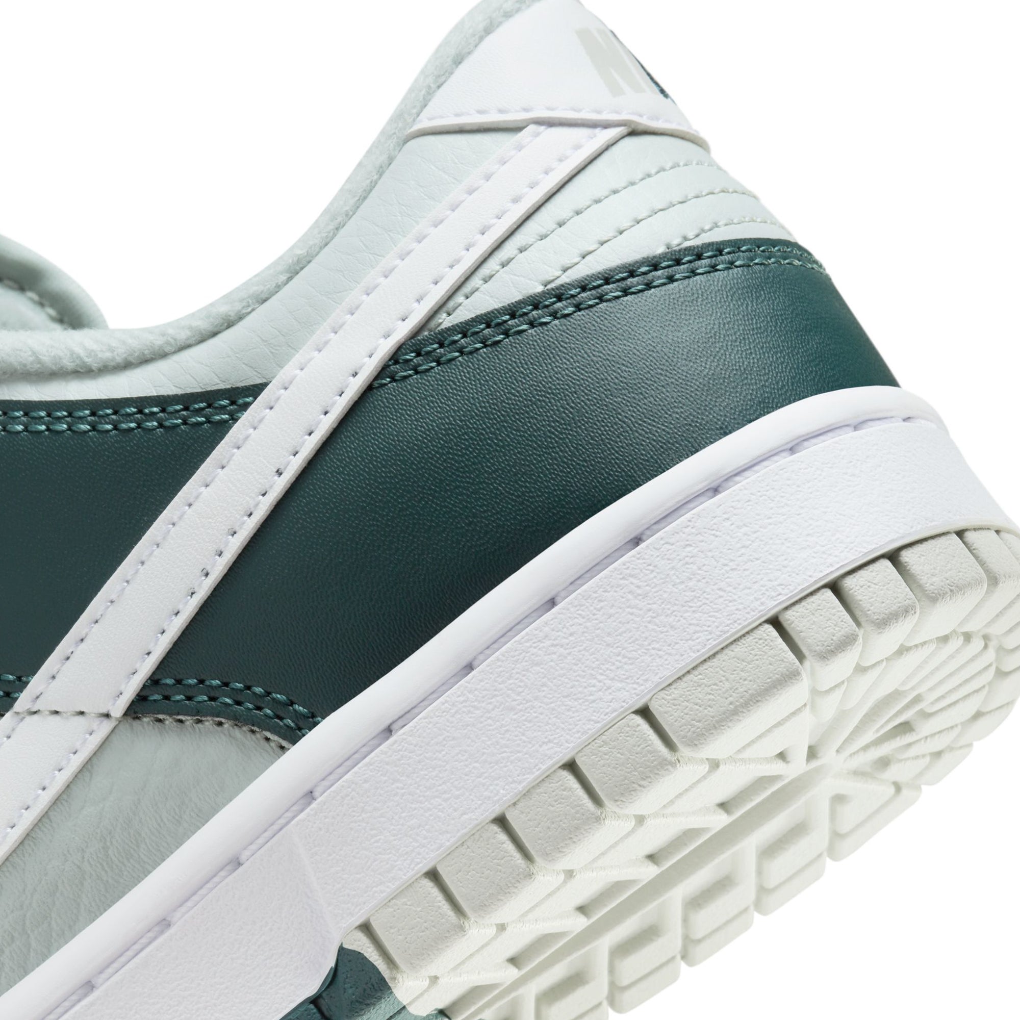 Dunk Low Retro Premium Shoes Nike – Гарантія оригінальності – збільшений вид - NIKE