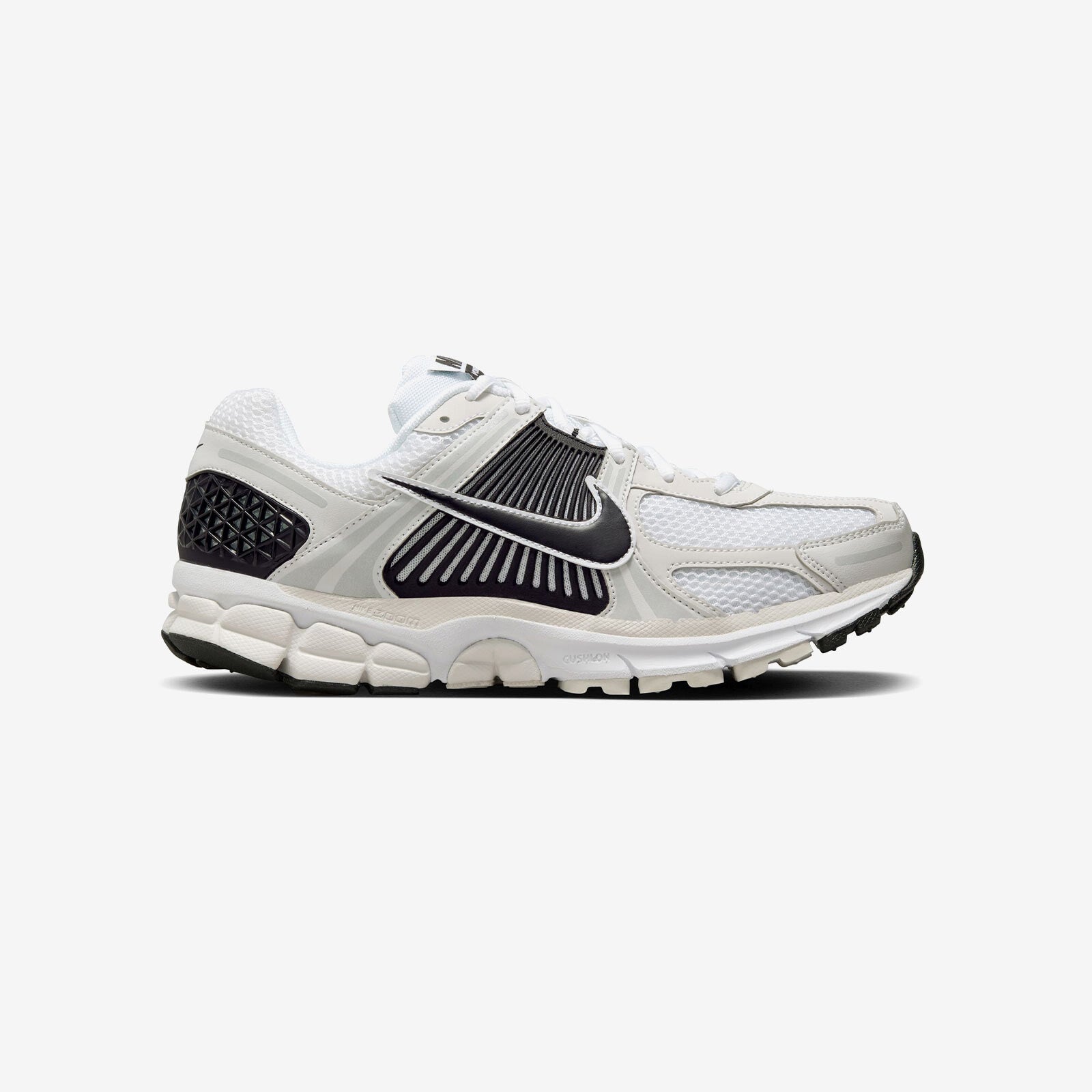 Nike Footwear оригінал | Швидка доставка Україна – боковий вид