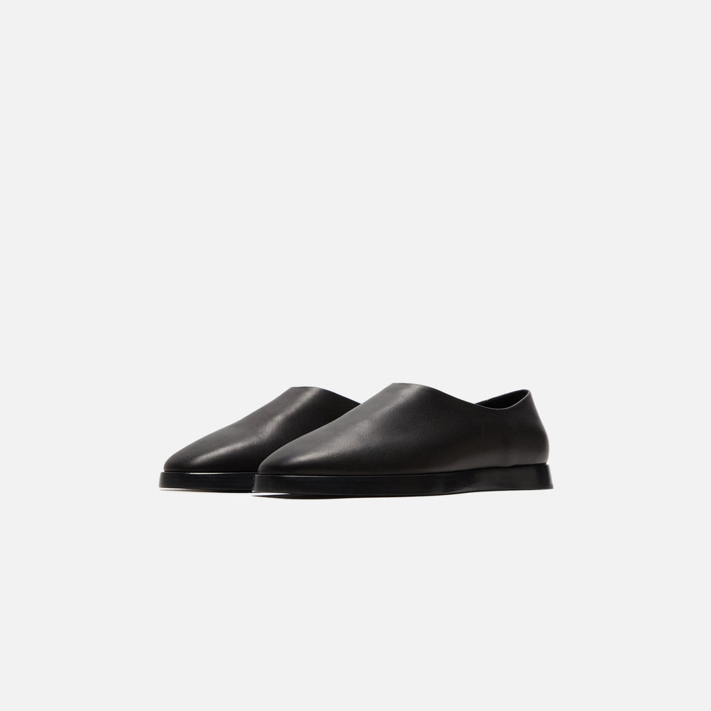 Dress Mule Black Flat Leather Fear of god – Гарантія оригінальності – вид ззаду