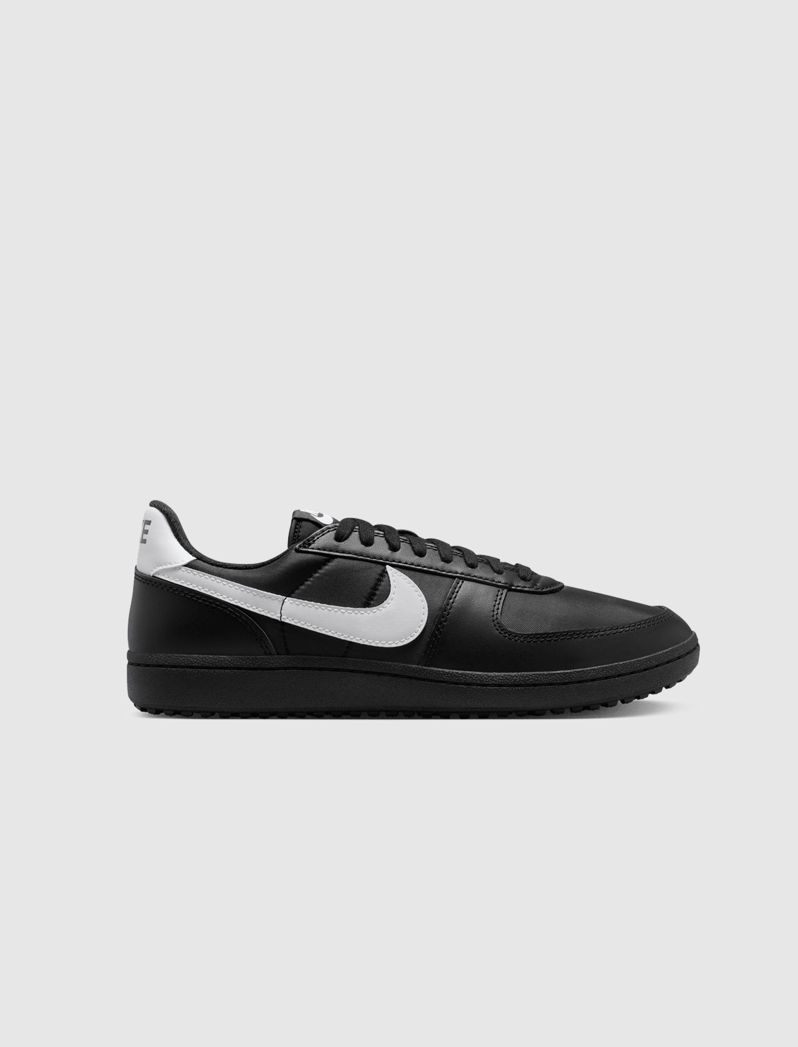 Оригінальна Field General 82 Black Nike – боковий вид