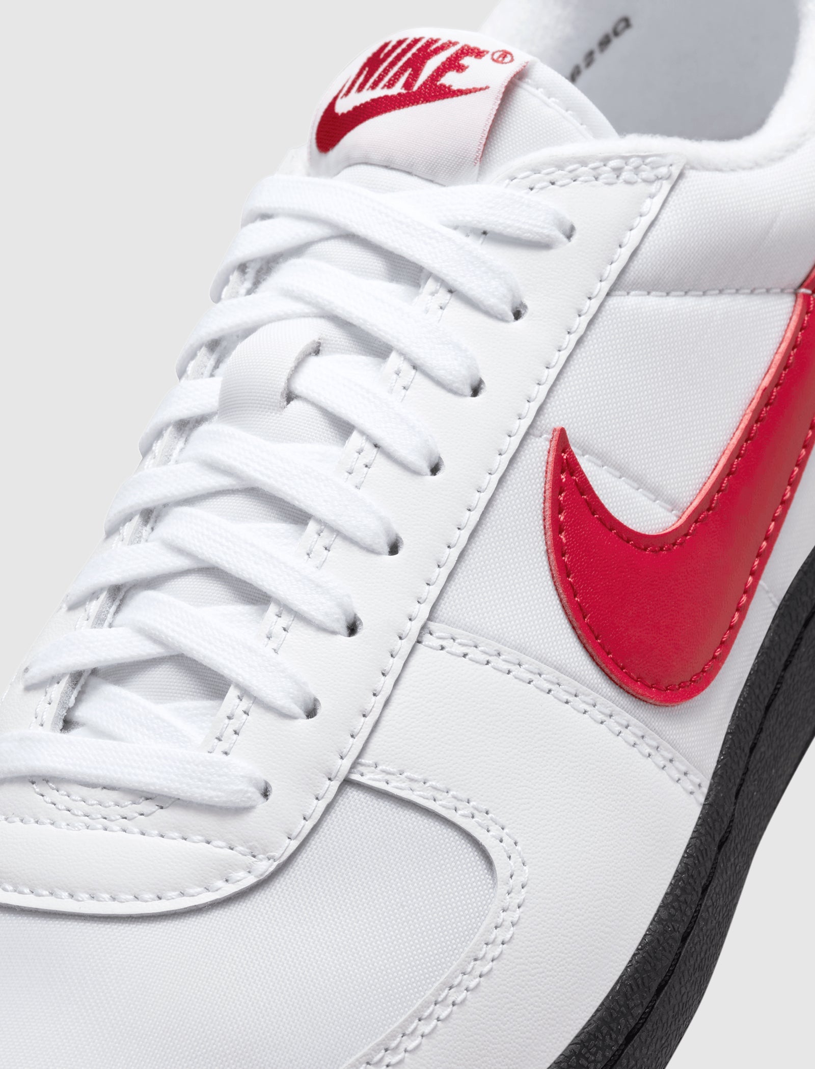 Оригінальна Field General 82 White Nike – вид ззаду