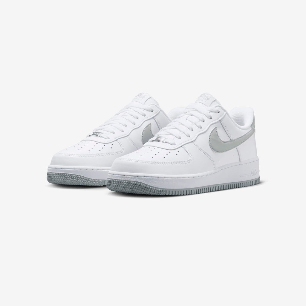 Оригінальна Air Force 1 07 Nike – вид ззаду