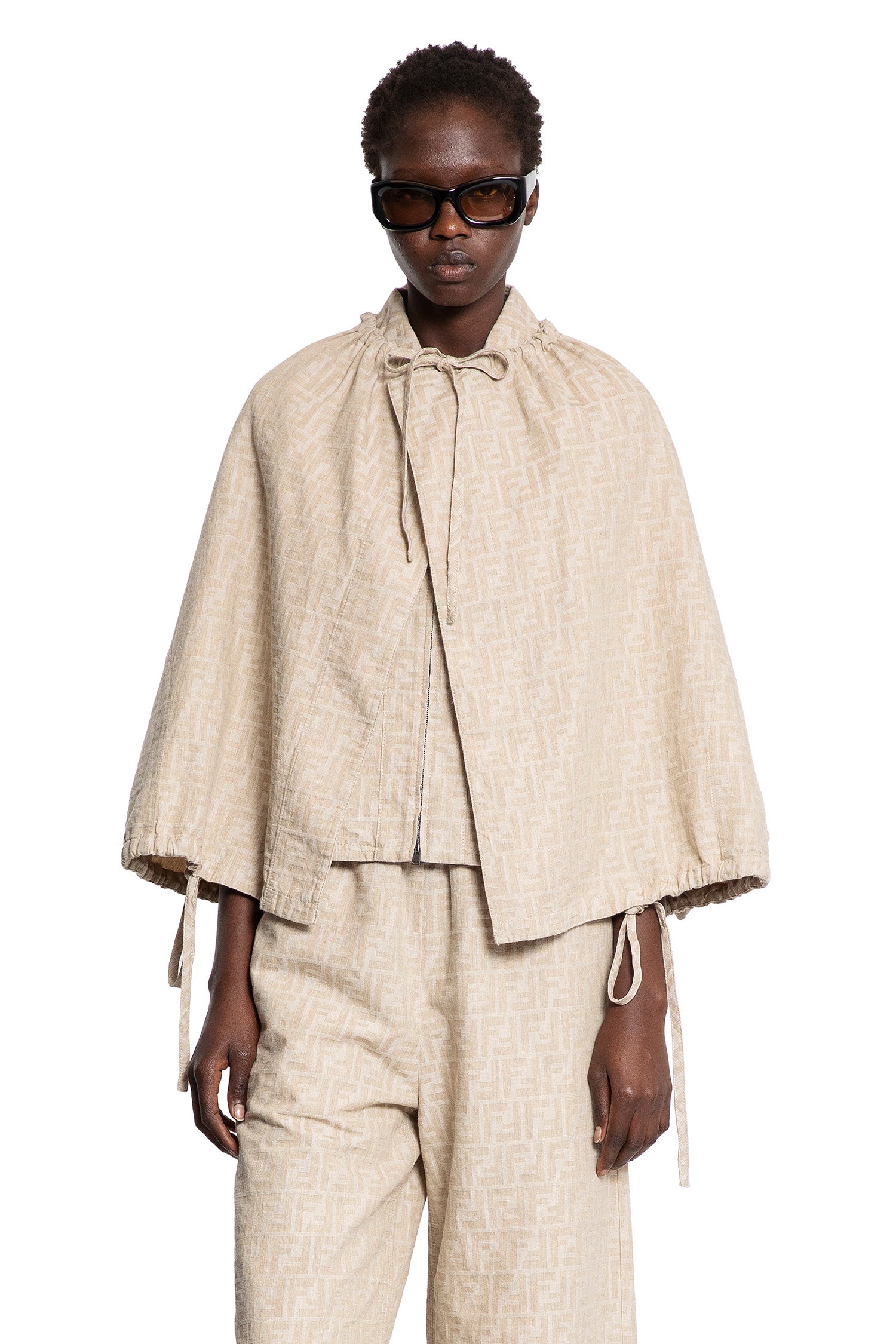 Ff Chambray Denim Cape Fendi – Гарантія оригінальності – боковий вид