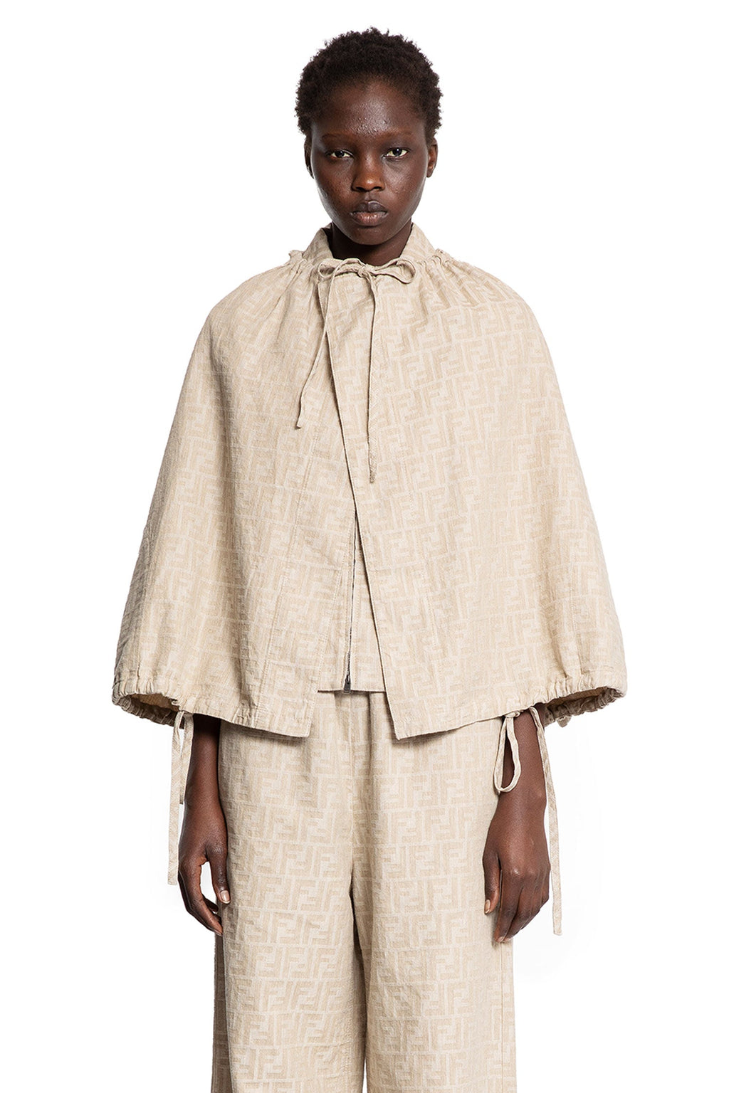 Ff Chambray Denim Cape Fendi – Гарантія оригінальності – вид ззаду