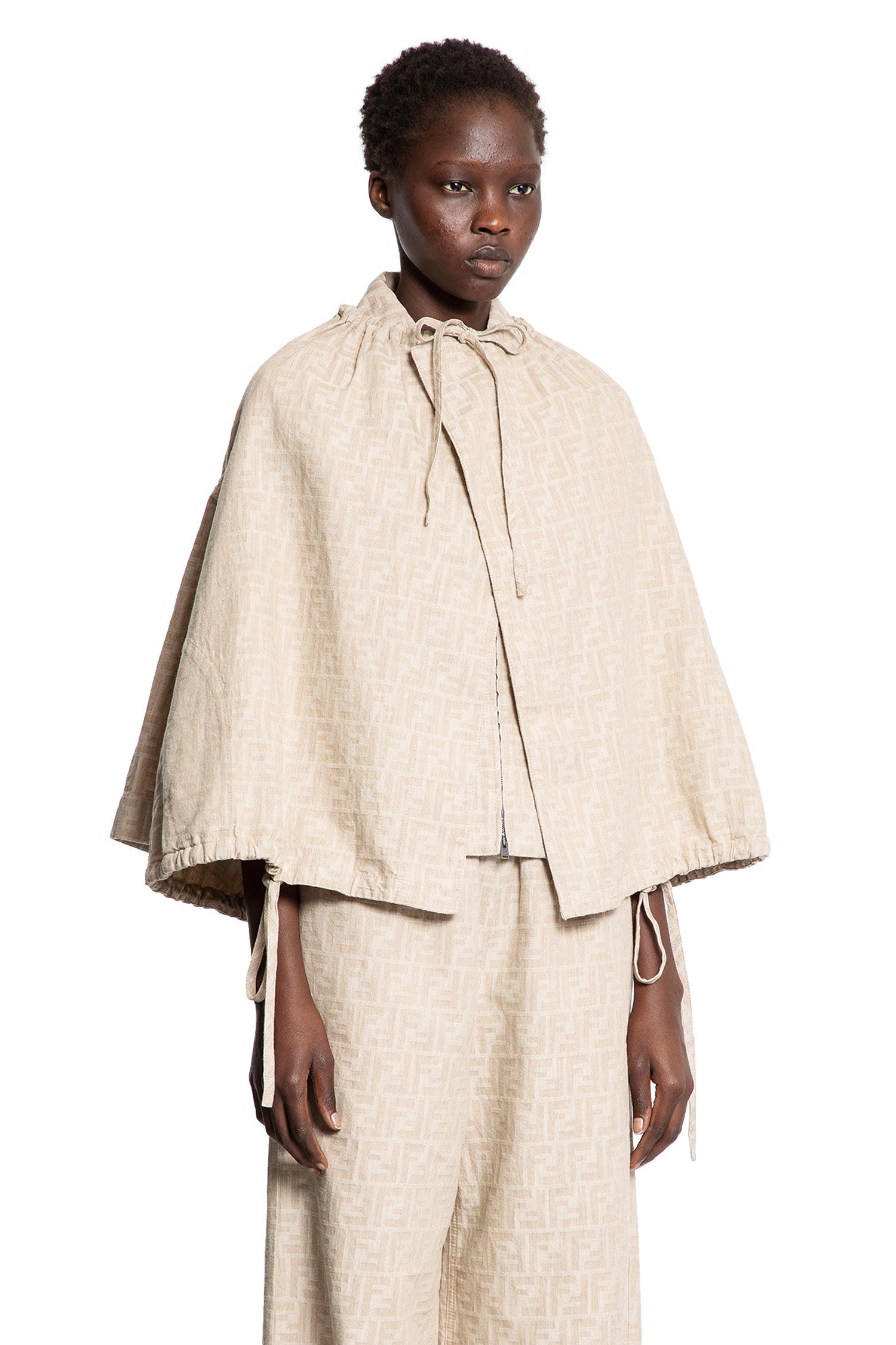 Ff Chambray Denim Cape Fendi – Гарантія оригінальності – детальний вид