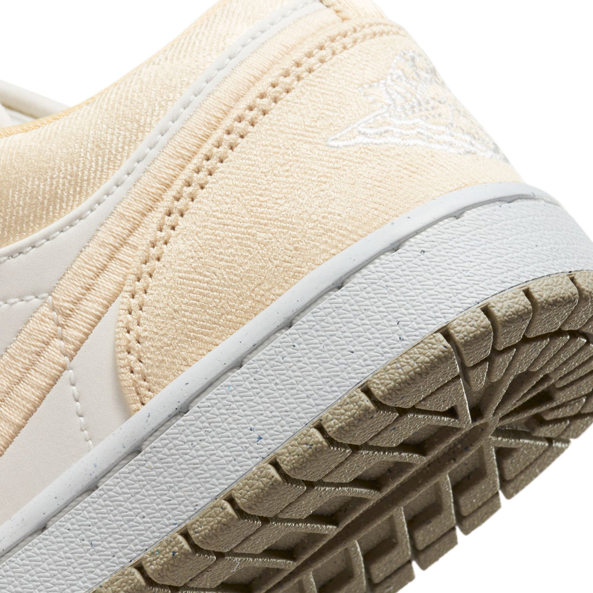 1 Womens Low Se Shoes Team Gold Air jordan оригінал – Купити в Україні – збільшений вид