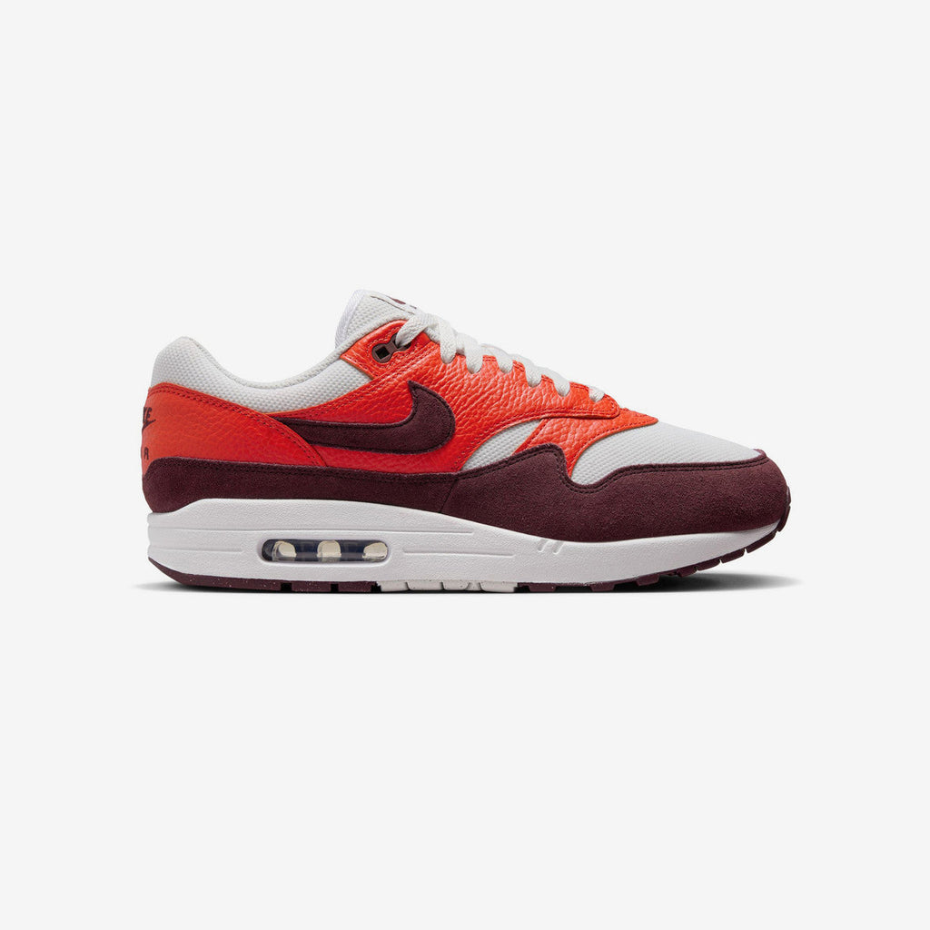 Nike Footwear оригінал | Швидка доставка Україна – боковий вид